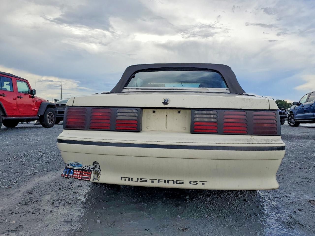 1989 Ford Mustang Gt Cream vin: 1FABP45E5KF160896