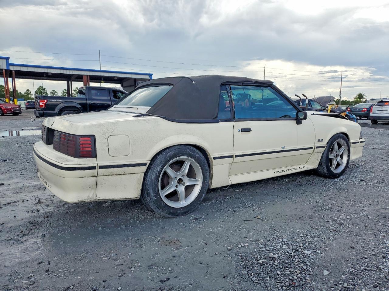 1989 Ford Mustang Gt Cream vin: 1FABP45E5KF160896