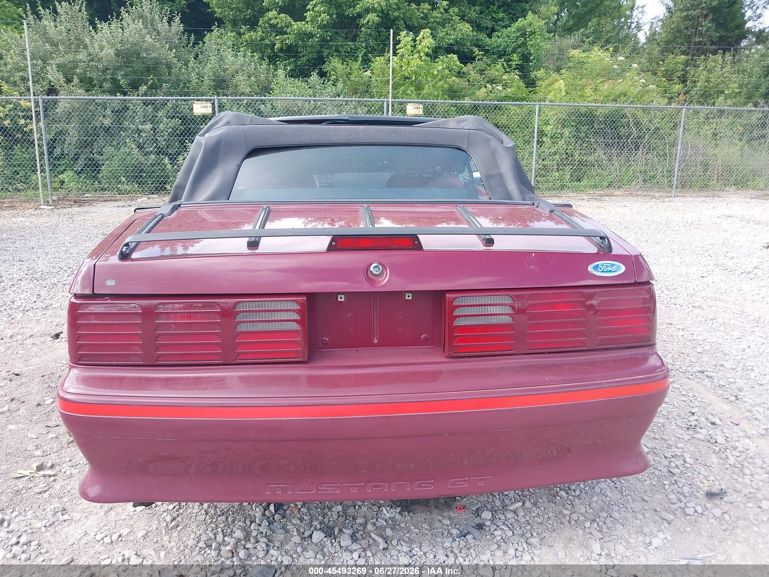 1988 Ford Mustang Gt Maroon vin: 1FABP45E8JF194281