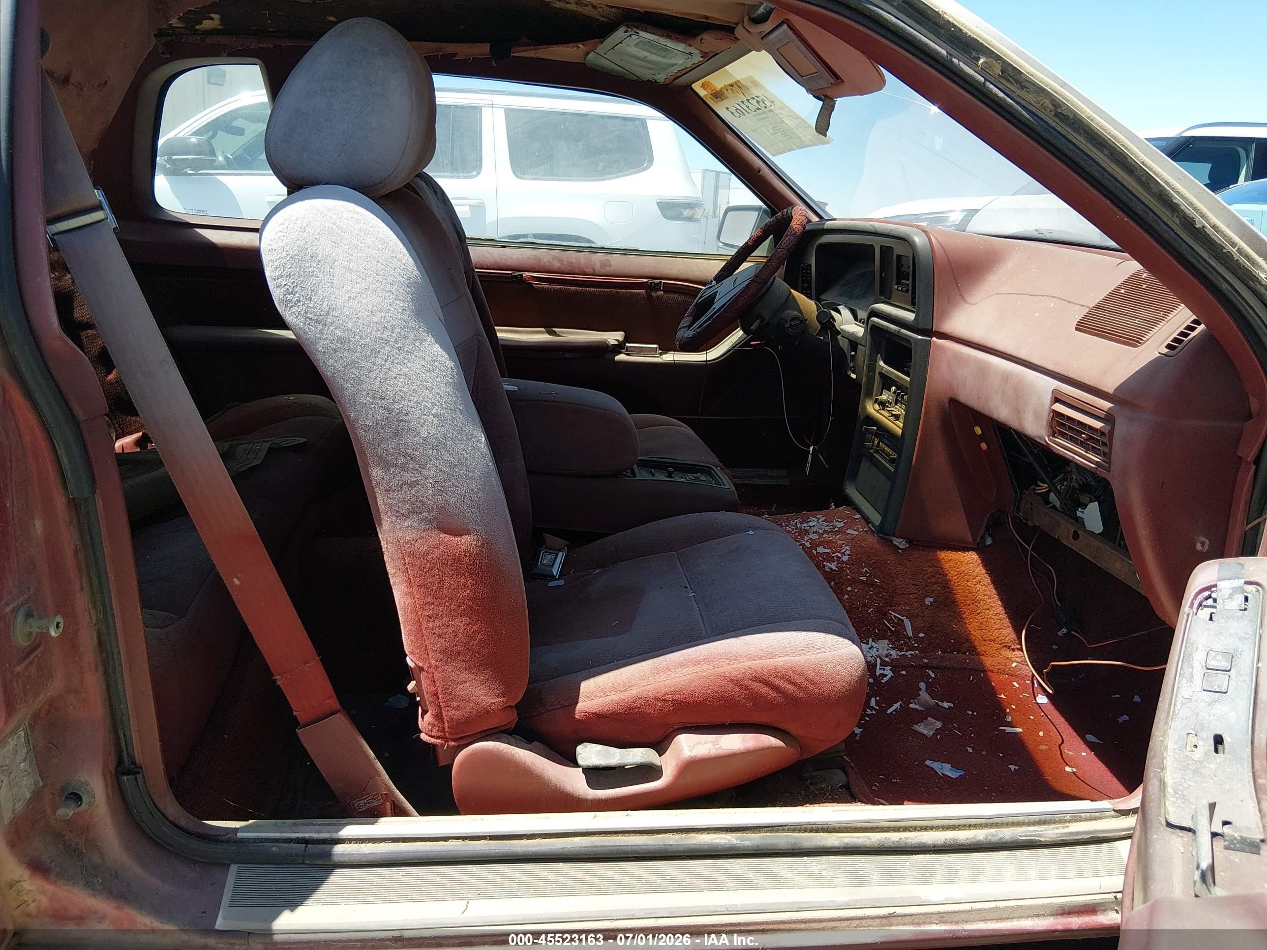 1985 Ford Thunderbird   Purple vin: 1FABP46F1FH203552