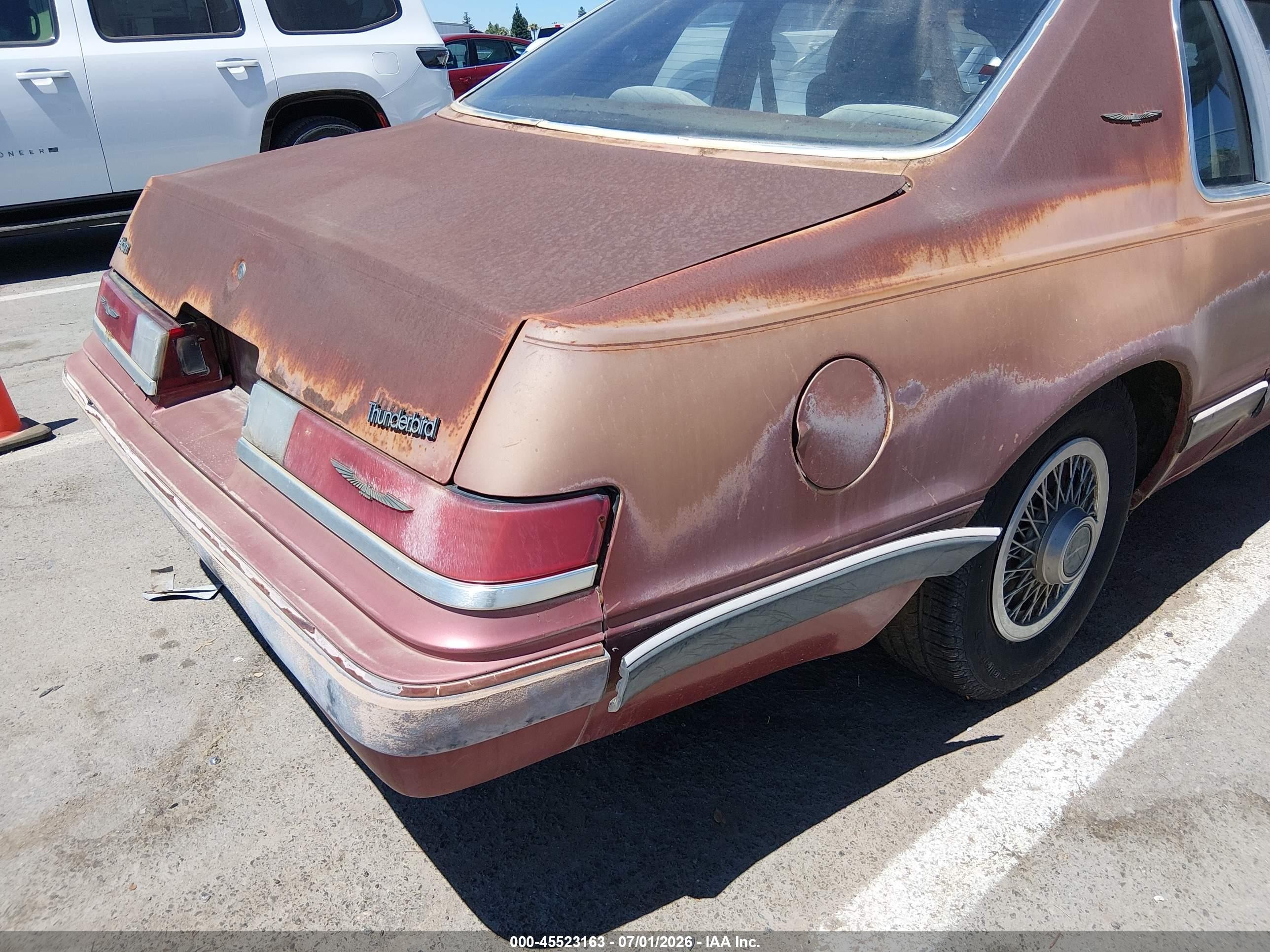 1985 Ford Thunderbird   Purple vin: 1FABP46F1FH203552