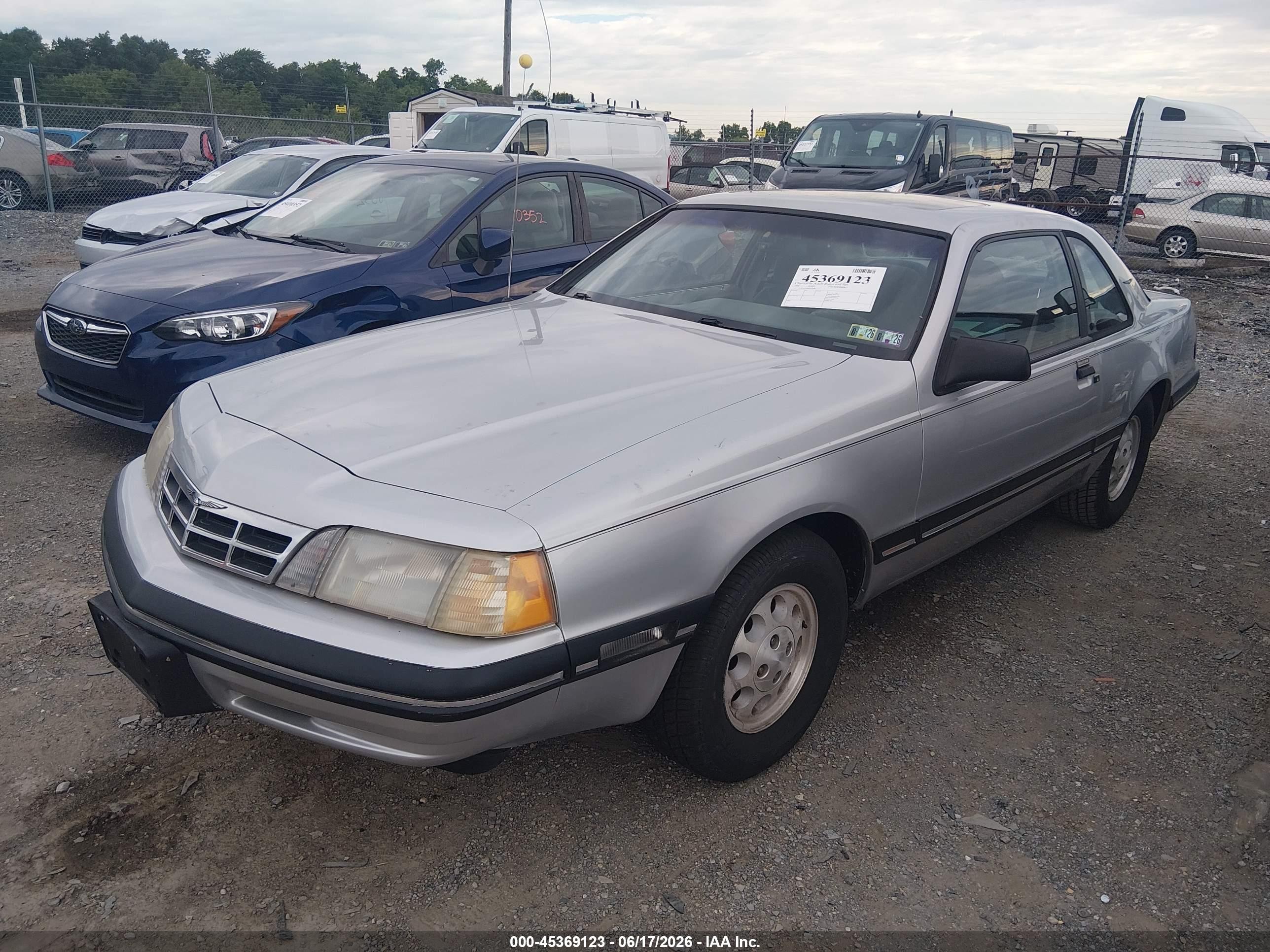 1988 Ford Thunderbird Sport Silver vin: 1FABP61F0JH213940