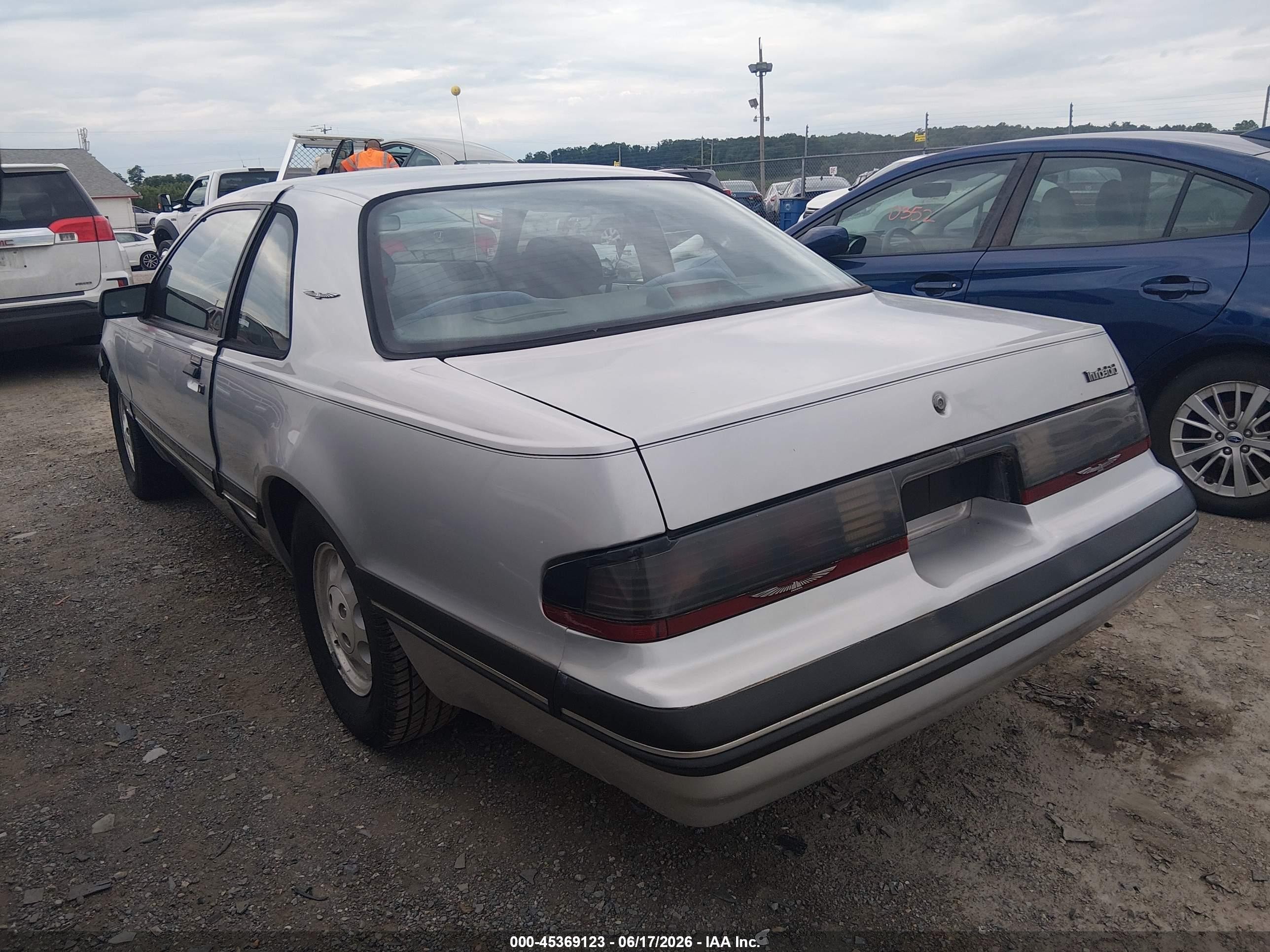 1988 Ford Thunderbird Sport Silver vin: 1FABP61F0JH213940