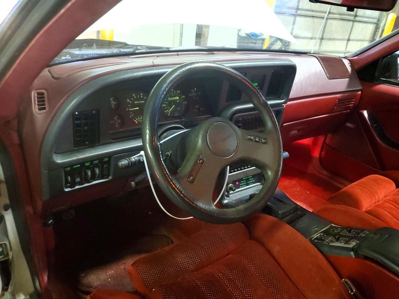 1988 Ford Thunderbird White vin: 1FABP64T6JH107459