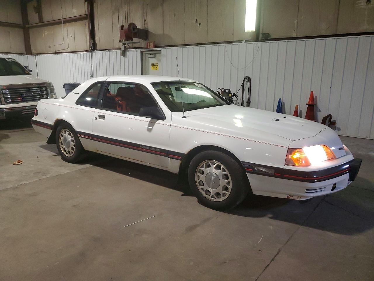 1988 Ford Thunderbird White vin: 1FABP64T6JH107459