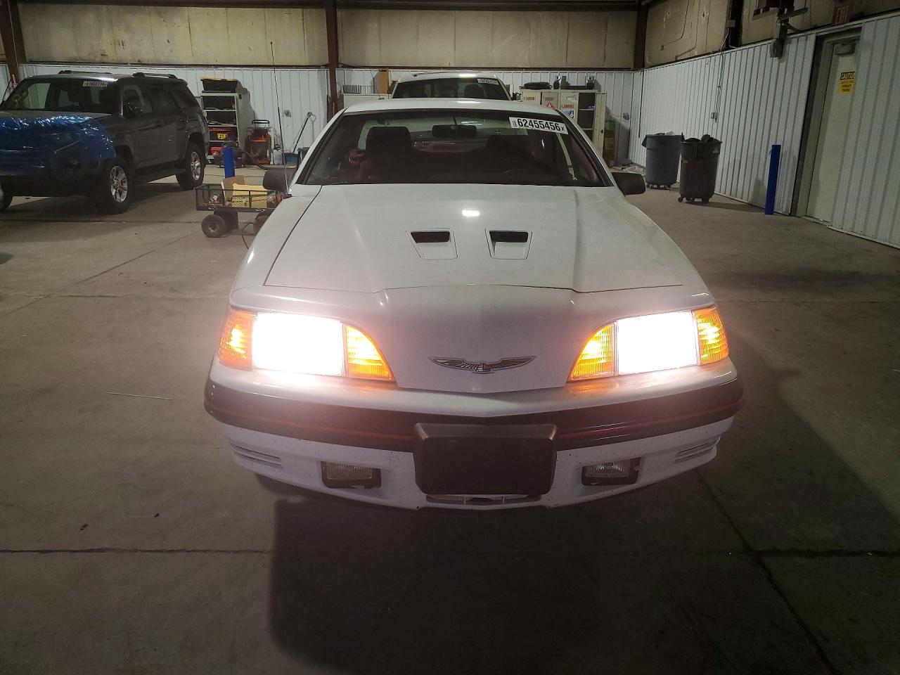 1988 Ford Thunderbird White vin: 1FABP64T6JH107459