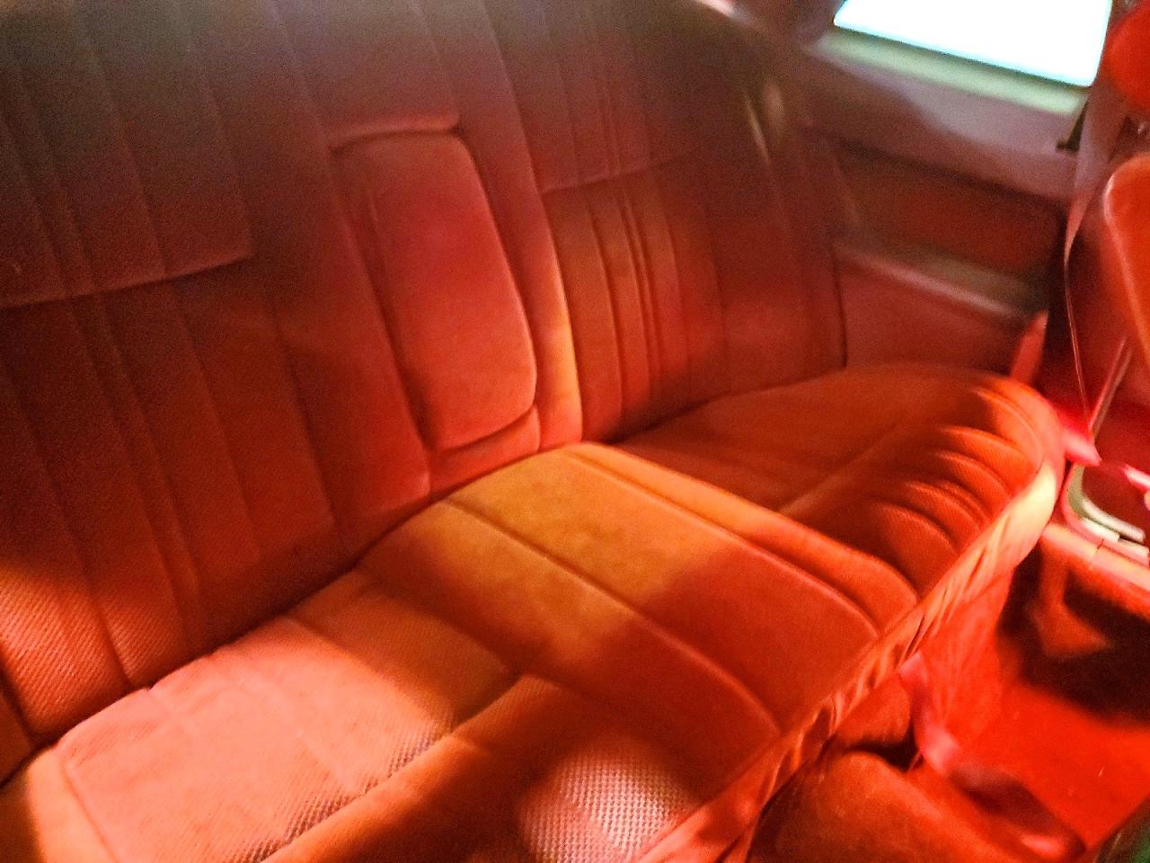 1988 Ford Thunderbird White vin: 1FABP64T6JH107459