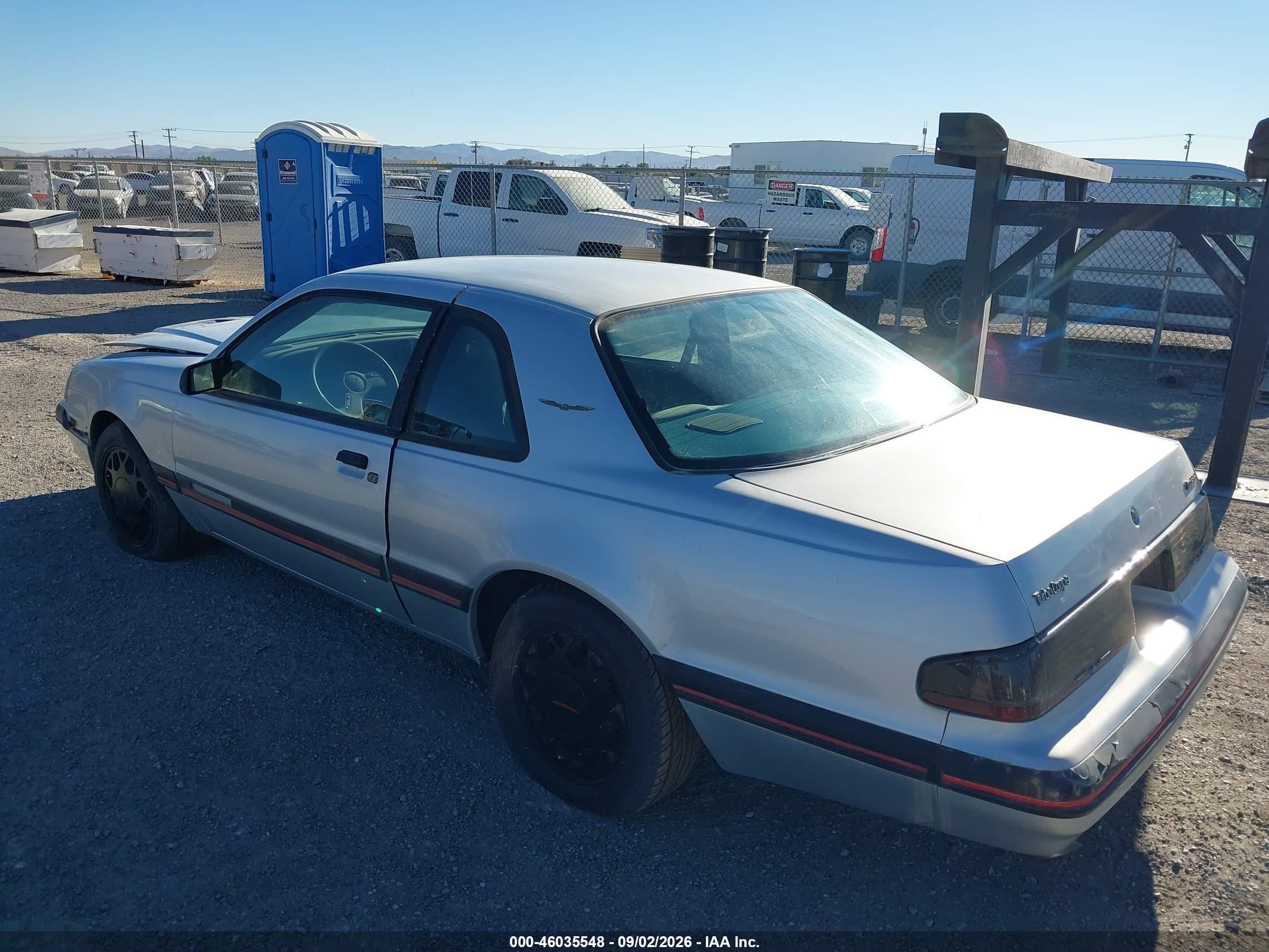 1988 Ford Thunderbird   Серебряный vin: 1FABP64T7JH229571