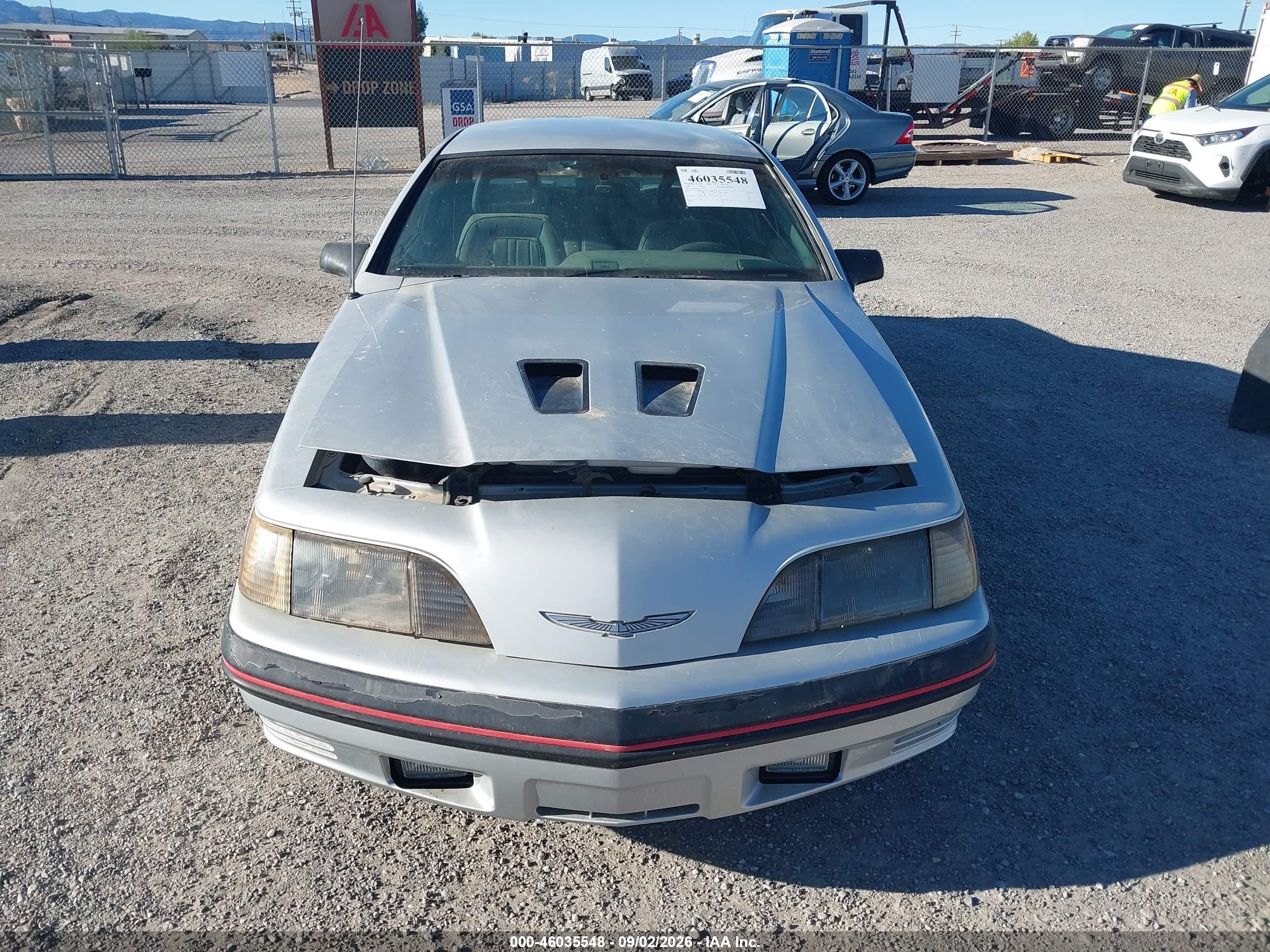 1988 Ford Thunderbird   Серебряный vin: 1FABP64T7JH229571