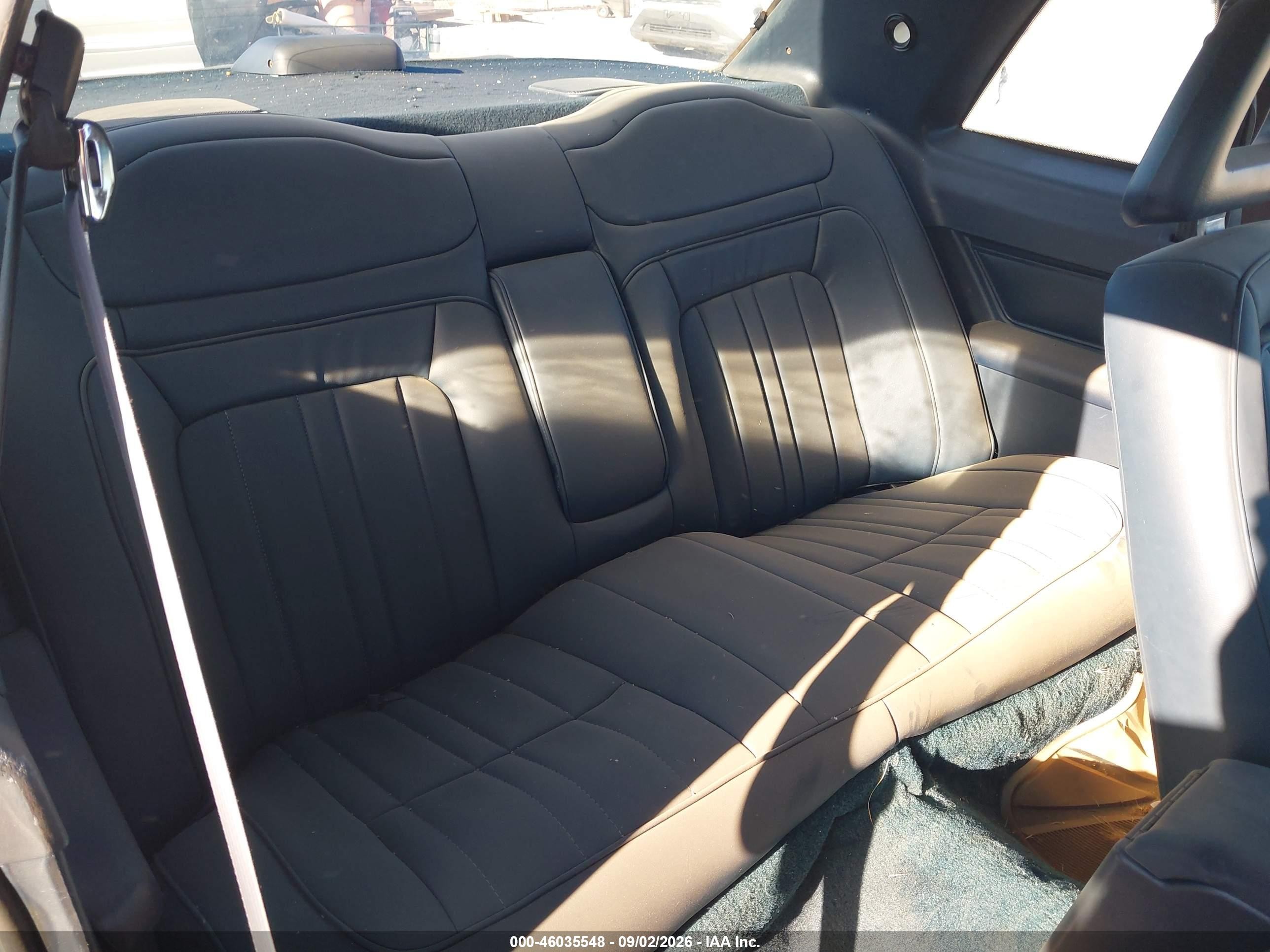 1988 Ford Thunderbird   Серебряный vin: 1FABP64T7JH229571