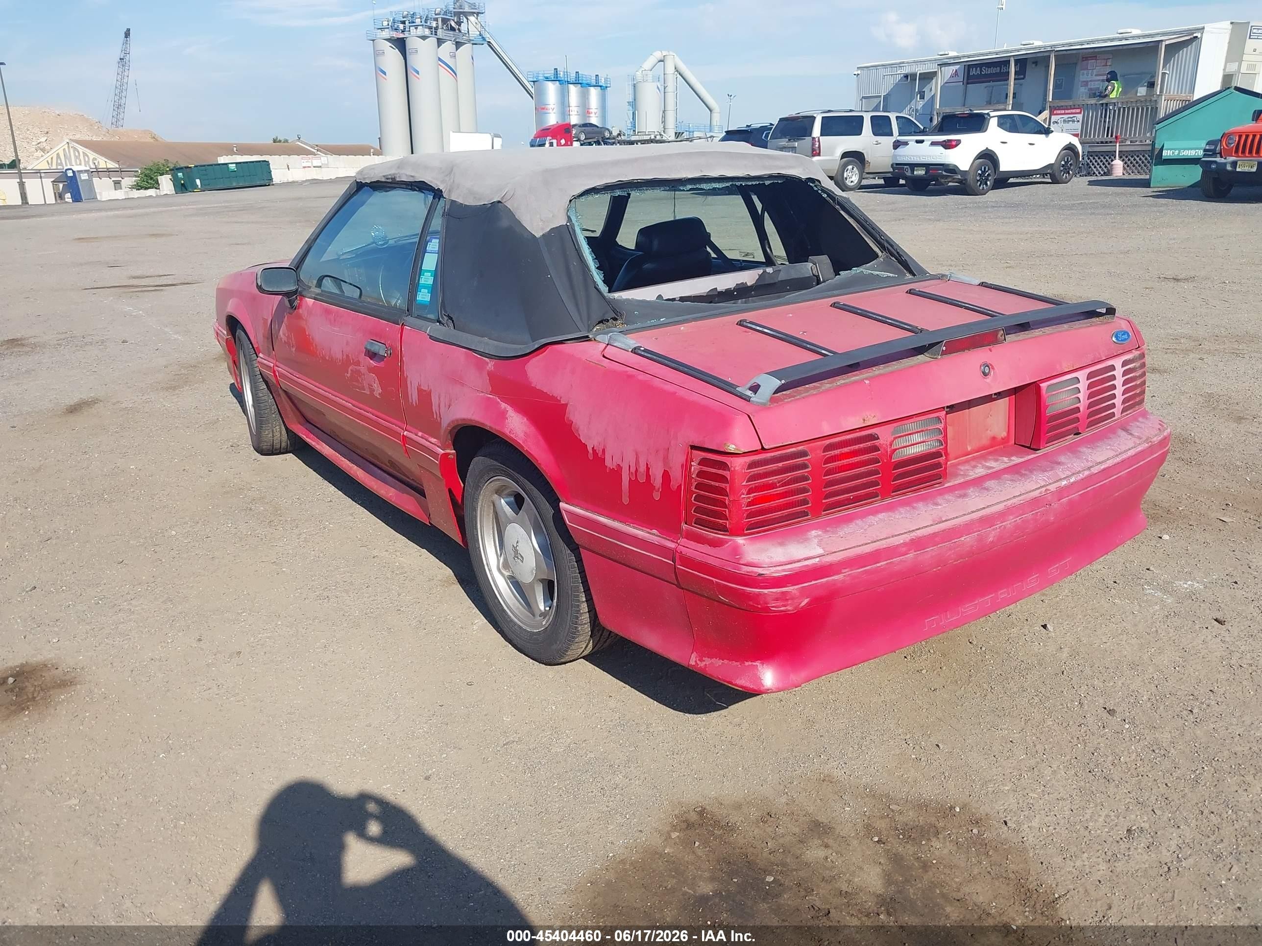 1992 Ford Mustang Gt/cobra Gt Red vin: 1FACP45E4NF152135