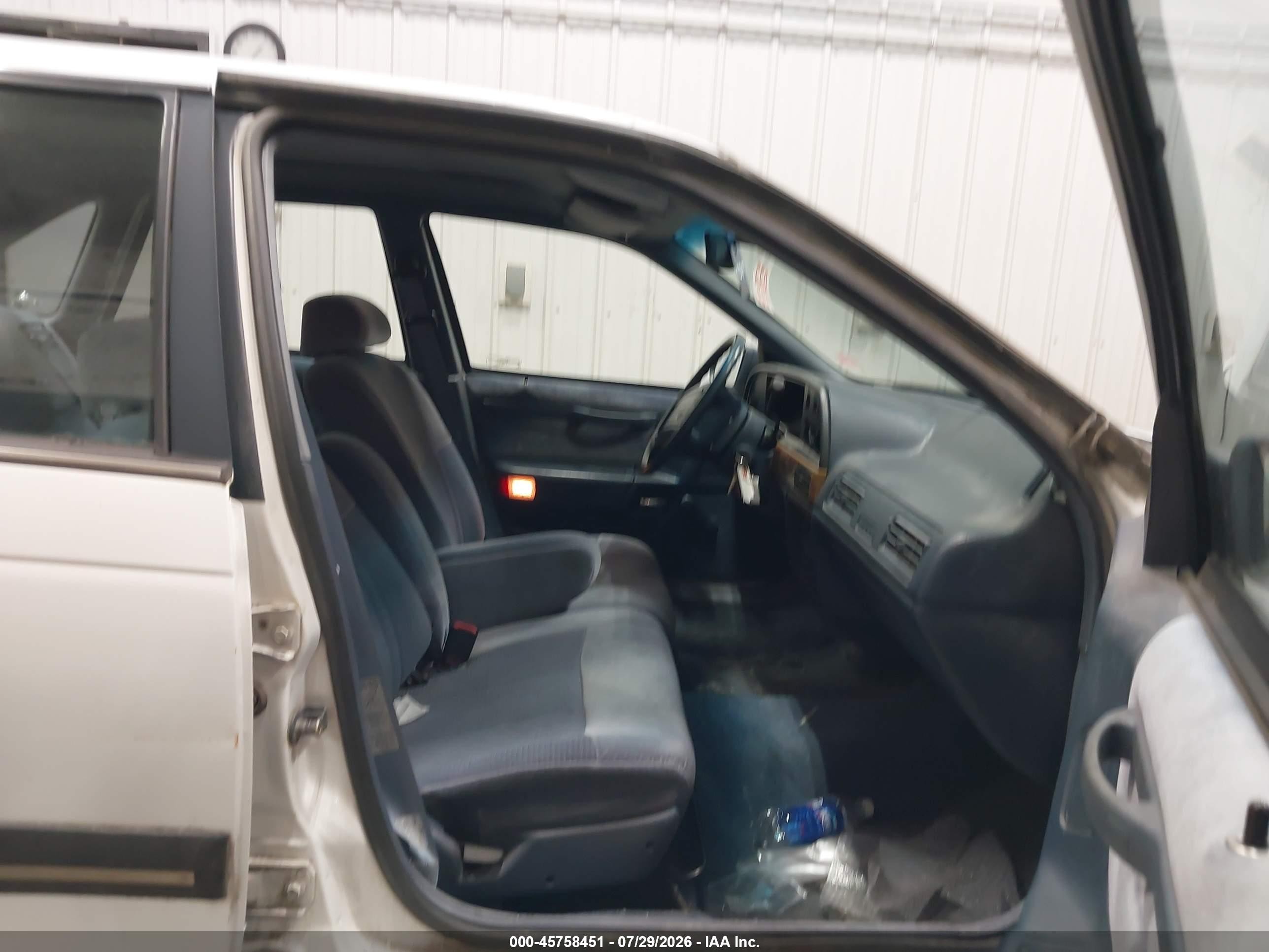 1990 Ford Taurus L White vin: 1FACP50U7LG178935