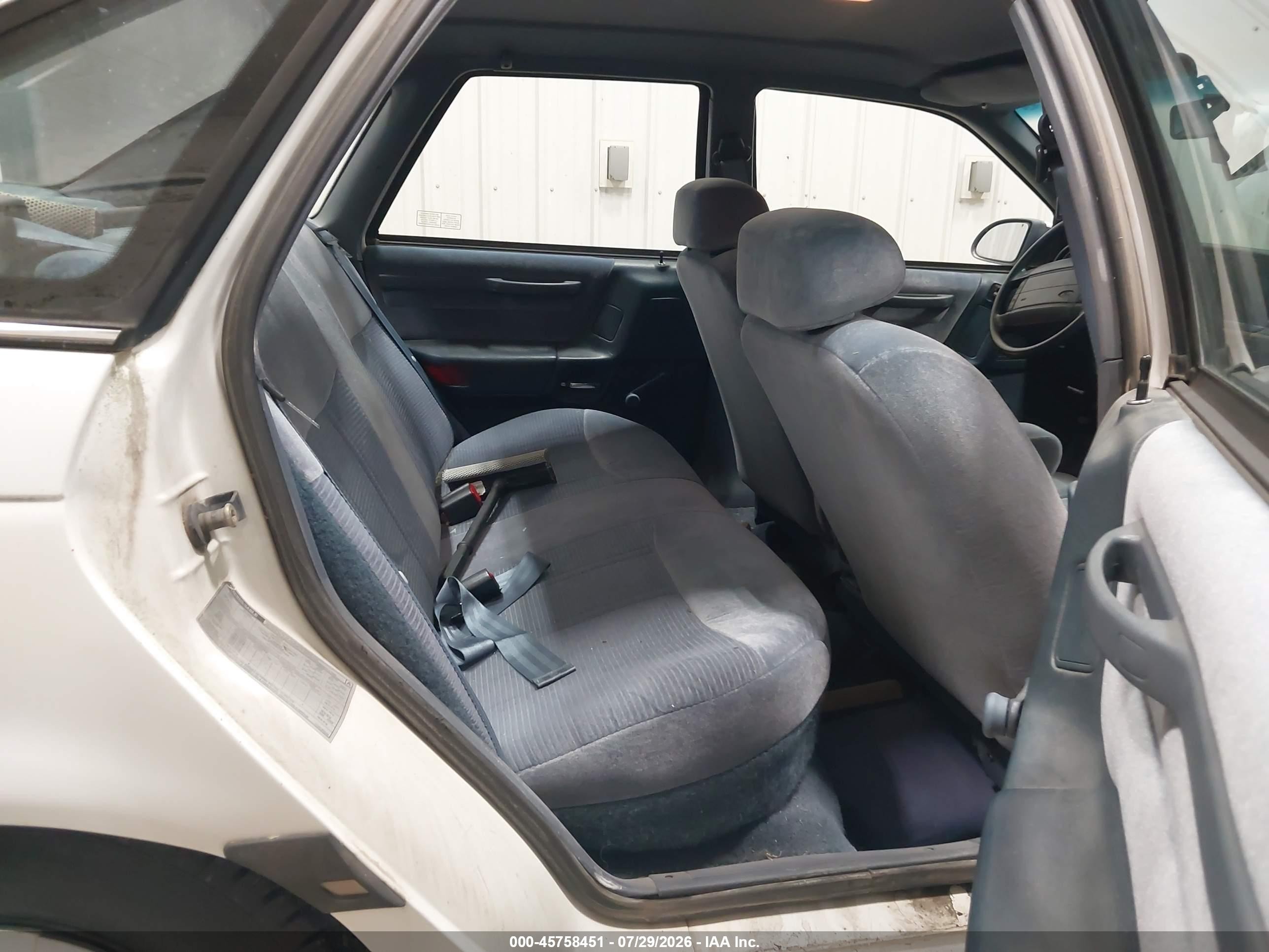 1990 Ford Taurus L White vin: 1FACP50U7LG178935