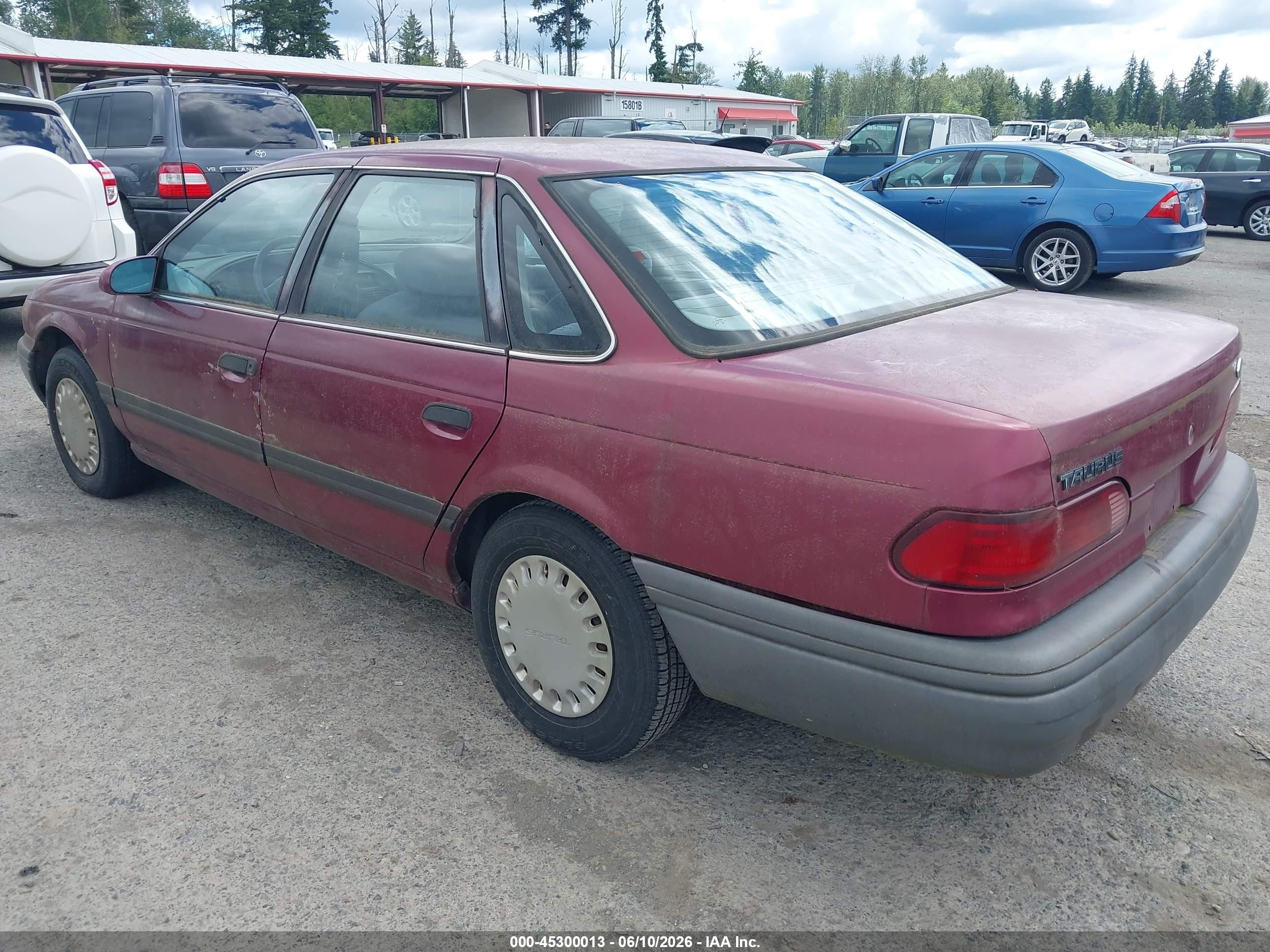 1992 Ford Taurus L Red vin: 1FACP50U9NG277095