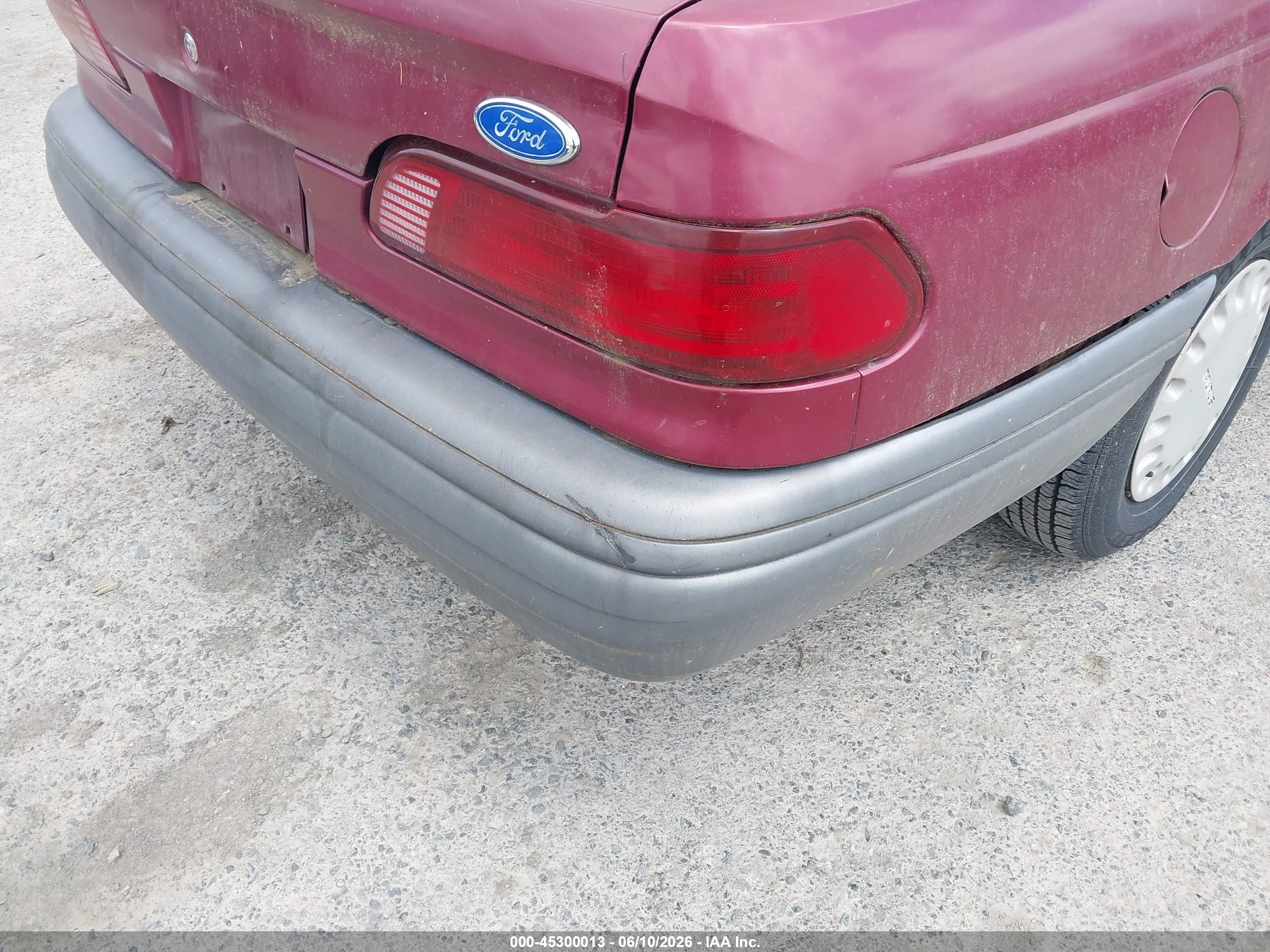 1992 Ford Taurus L Red vin: 1FACP50U9NG277095