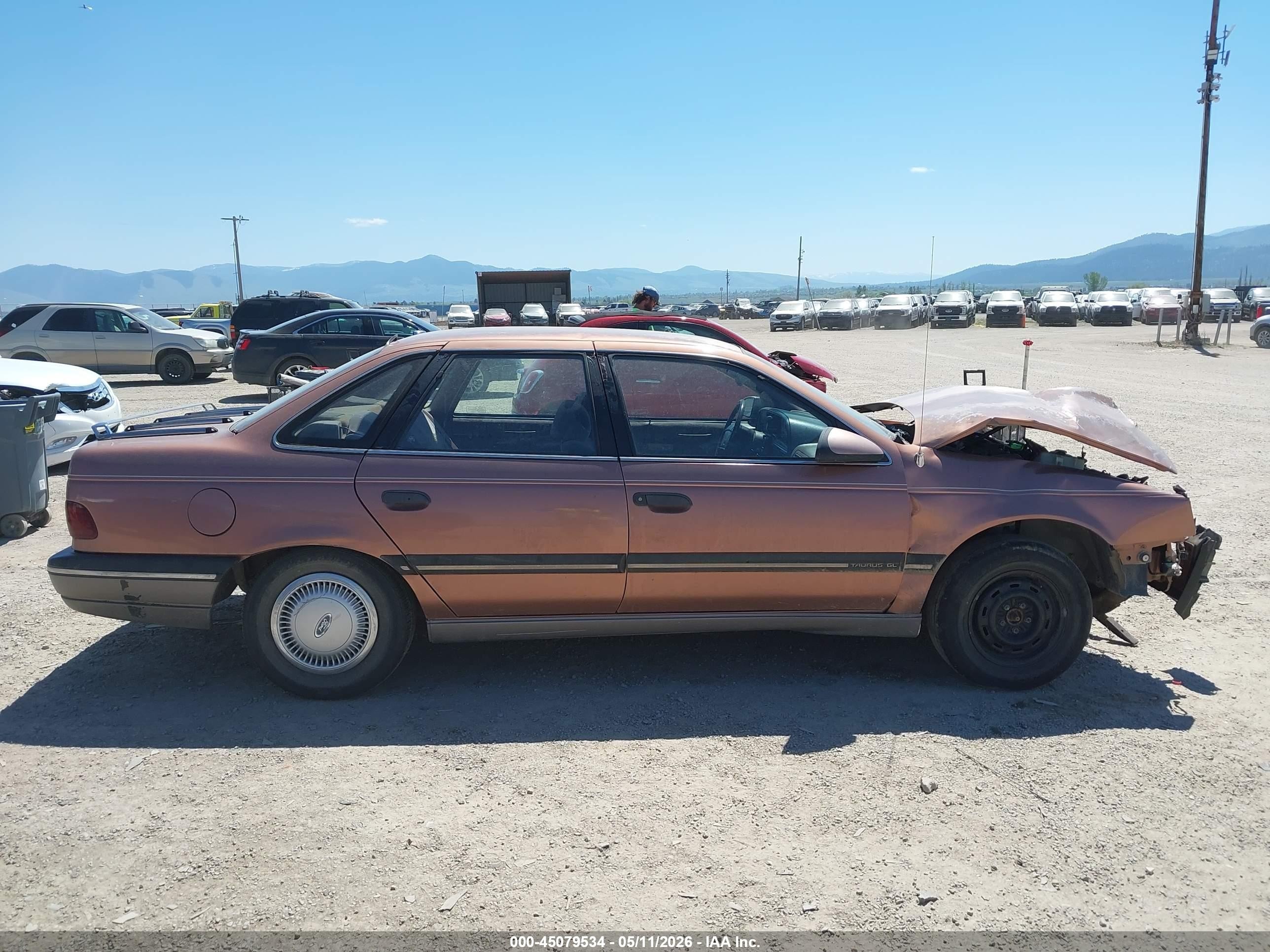 1990 Ford Taurus Gl Brown vin: 1FACP52U2LG112323