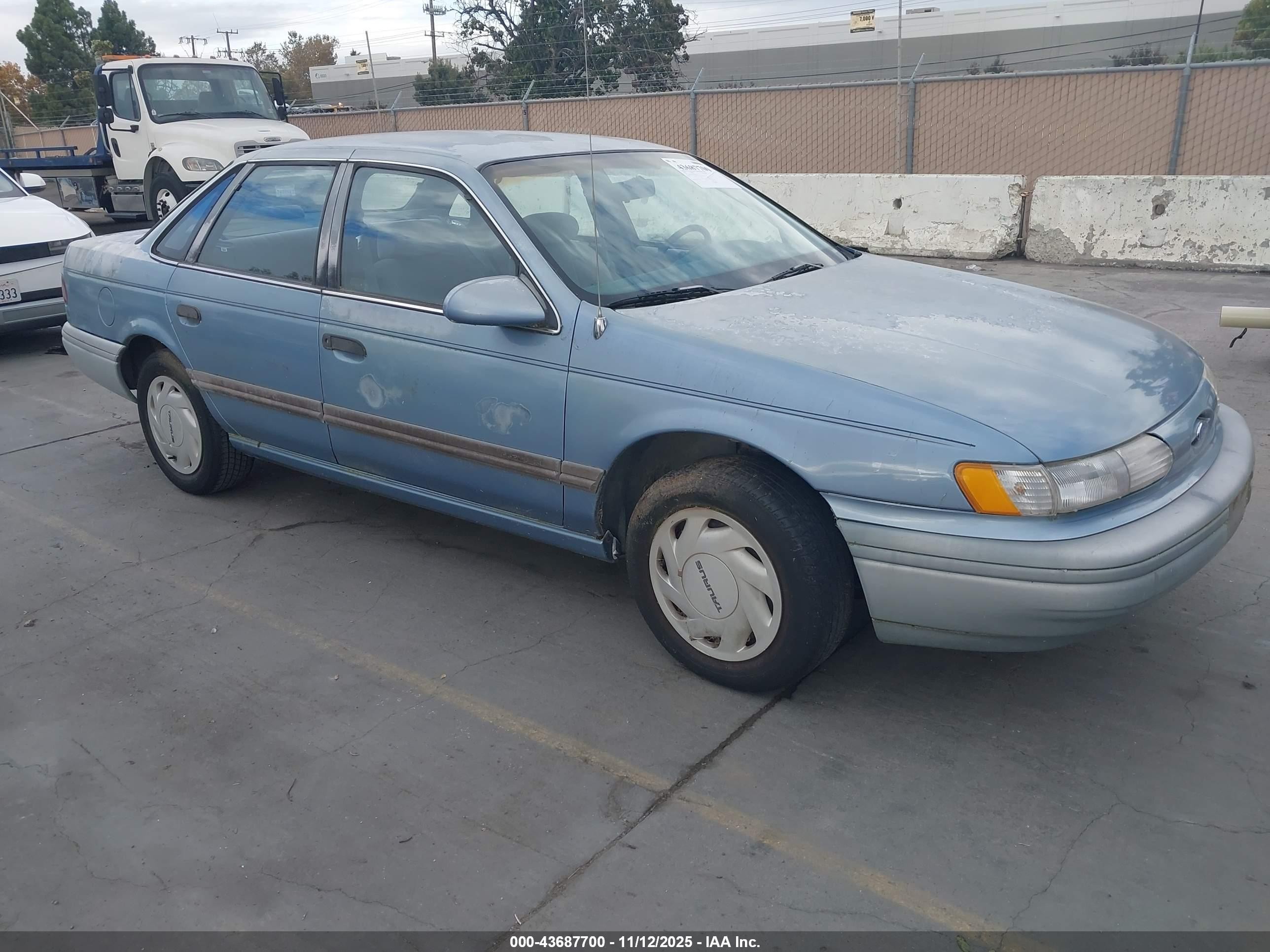 1992 Ford Taurus Gl Blue vin: 1FACP52U4NG186331