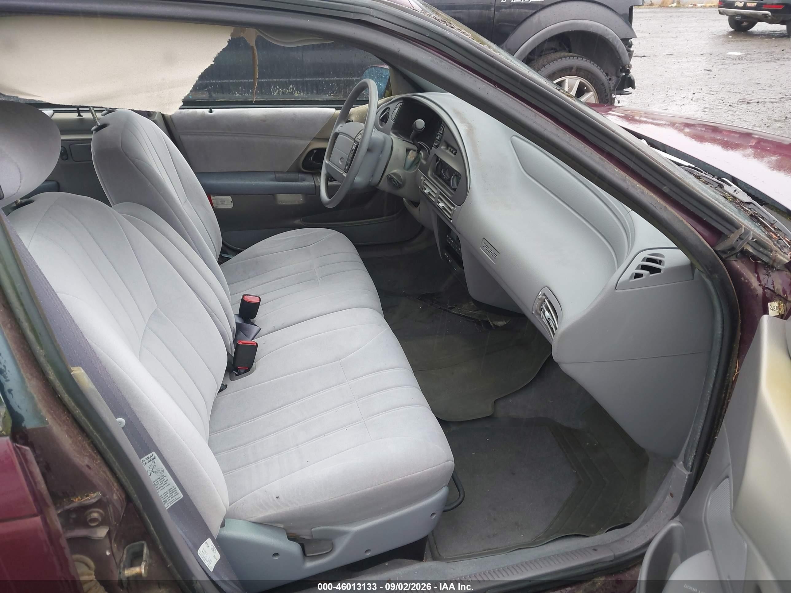1992 Ford Taurus Gl Фиолетовый vin: 1FACP52U7NA198136
