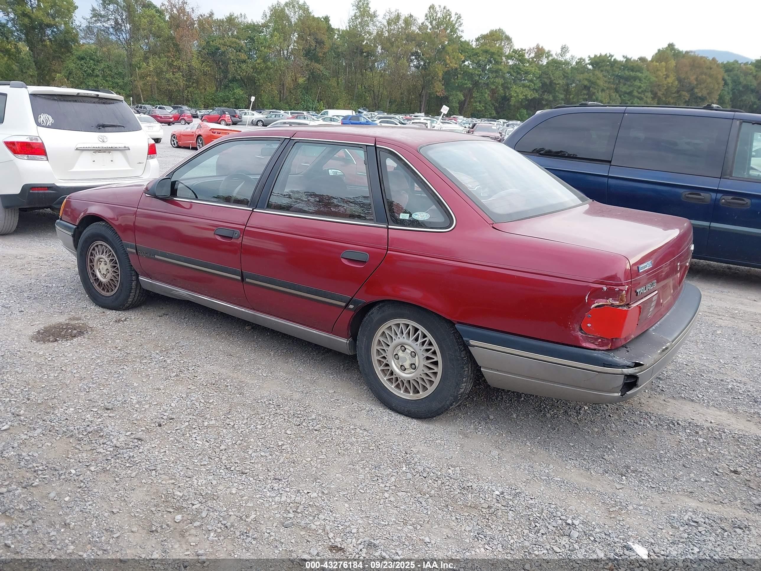 1990 Ford Taurus Gl Red vin: 1FACP52U8LA234767