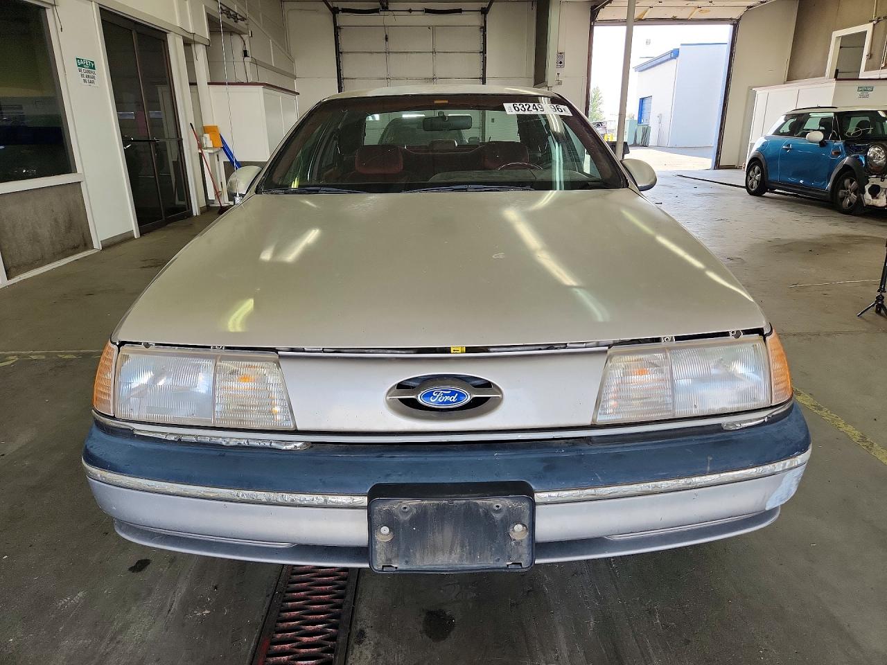 1990 Ford Taurus Gl Tan vin: 1FACP52U9LG262199
