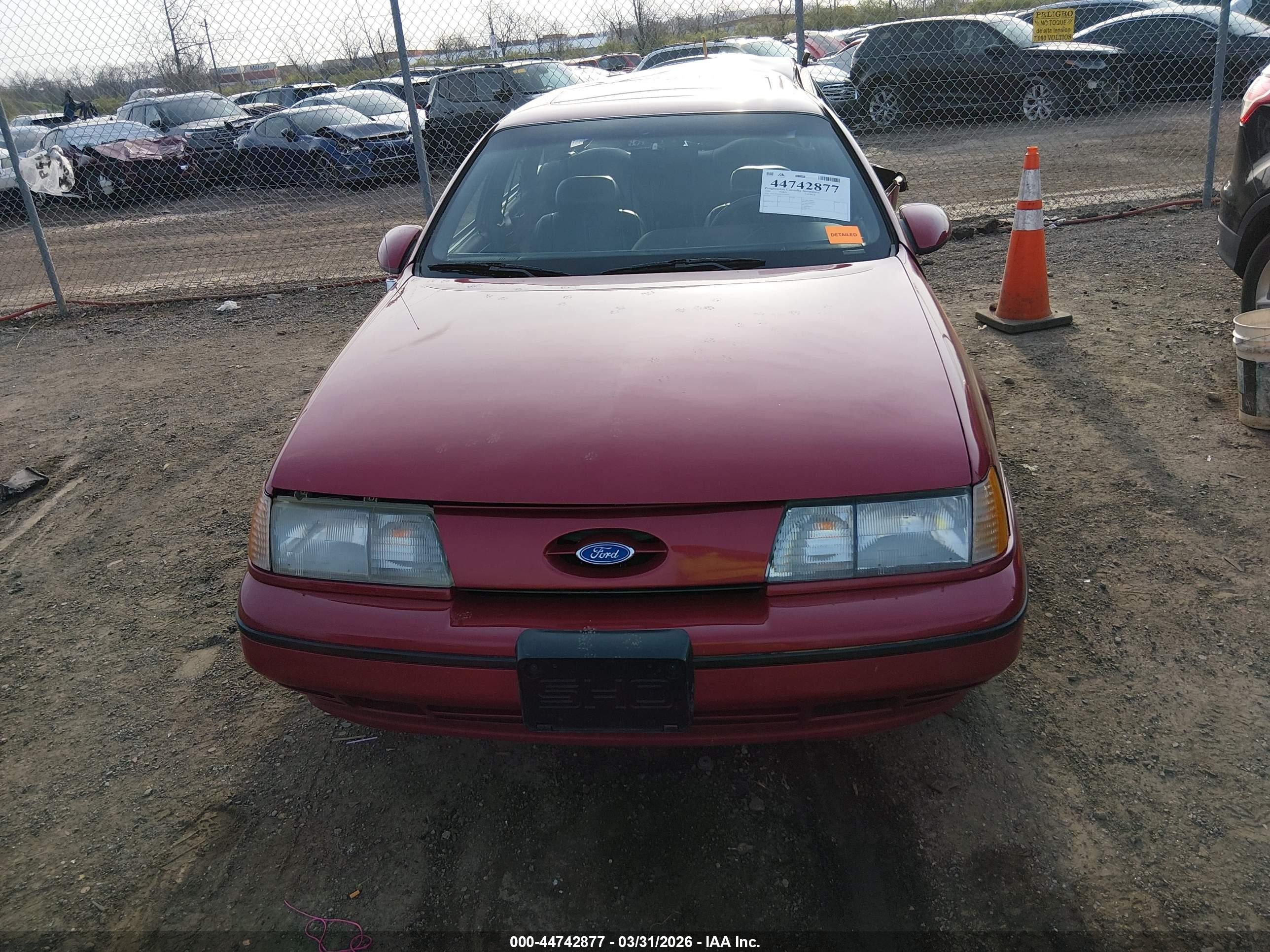 1990 Ford Taurus Sho Red vin: 1FACP54Y0LA234293