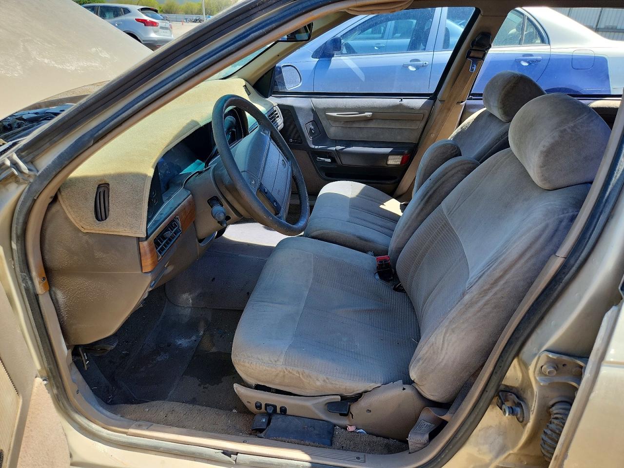 1990 Ford Taurus Gl Золотой vin: 1FACP5745LG254707
