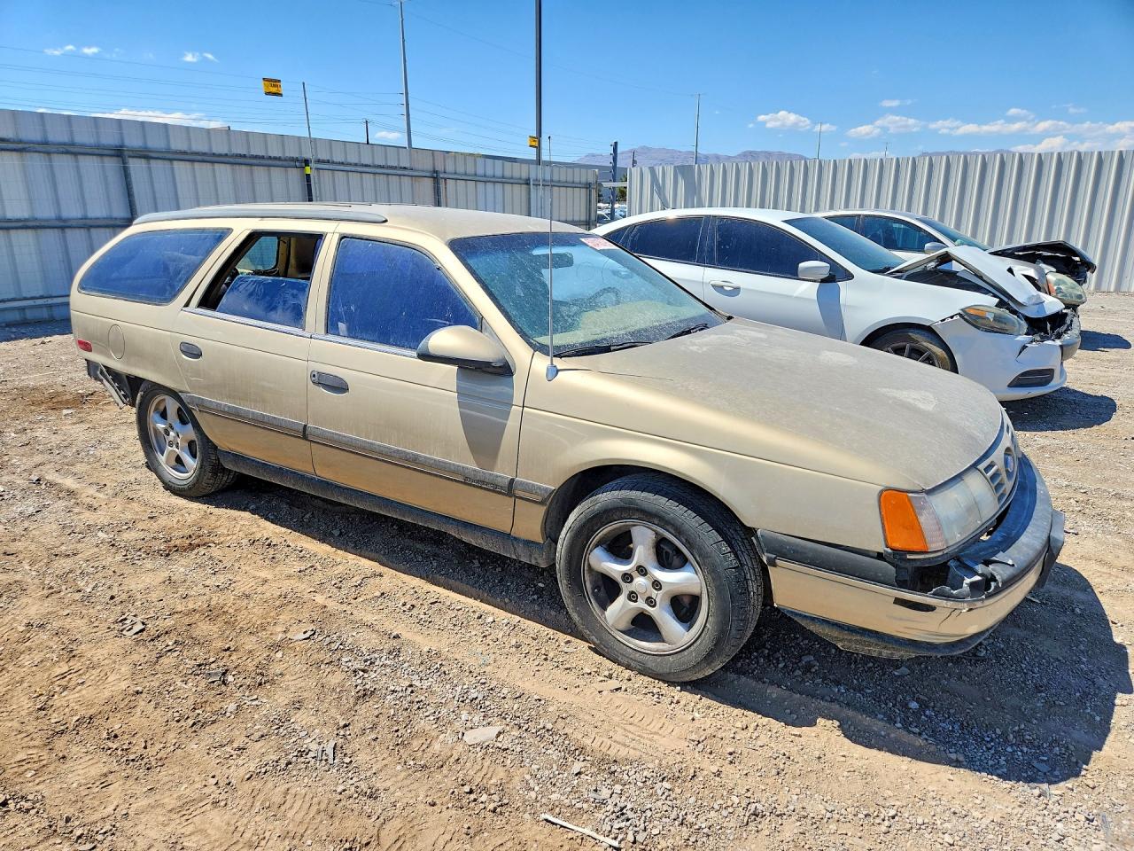 1990 Ford Taurus Gl Золотой vin: 1FACP5745LG254707