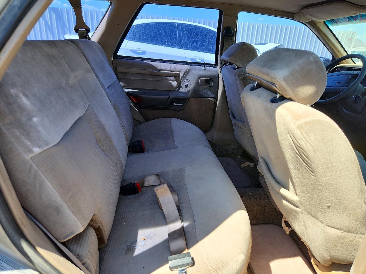 1990 Ford Taurus Gl Золотой vin: 1FACP5745LG254707