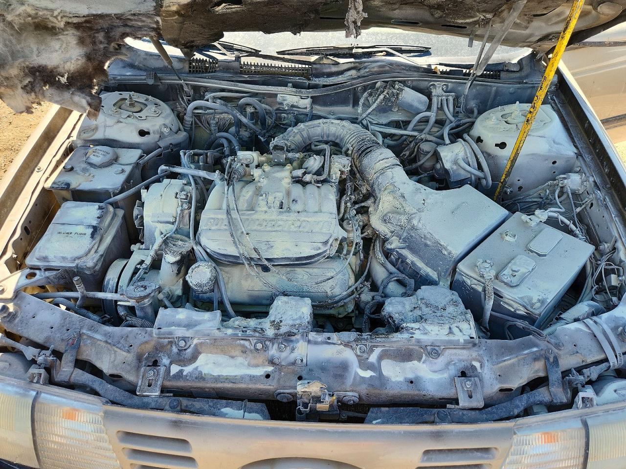 1990 Ford Taurus Gl Золотой vin: 1FACP5745LG254707