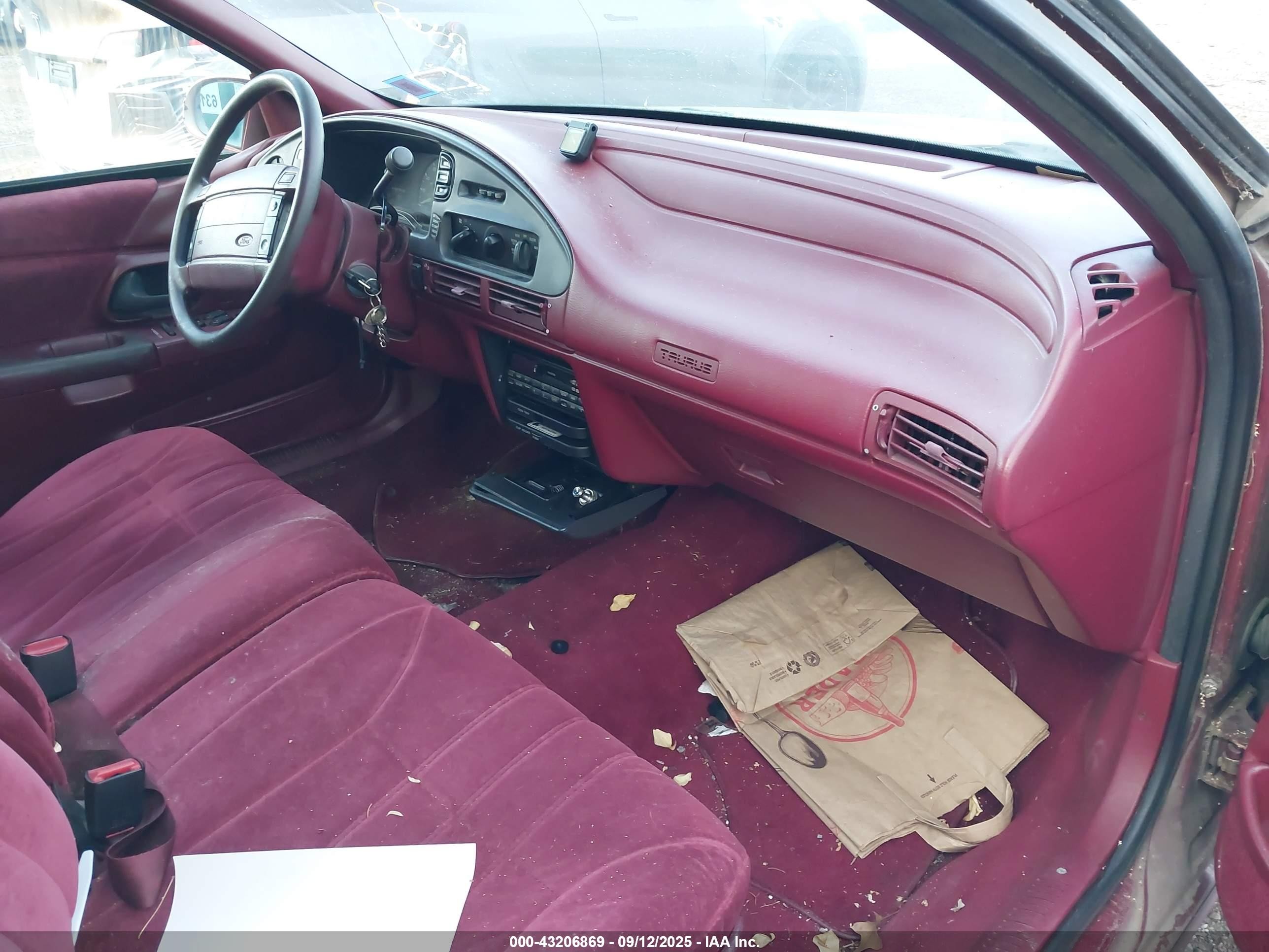 1992 Ford Taurus Gl Red vin: 1FACP5745NA246175
