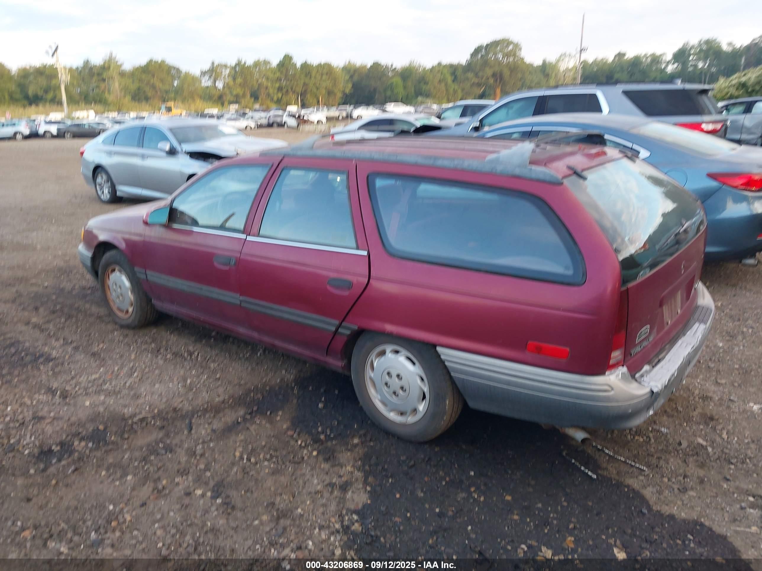 1992 Ford Taurus Gl Red vin: 1FACP5745NA246175