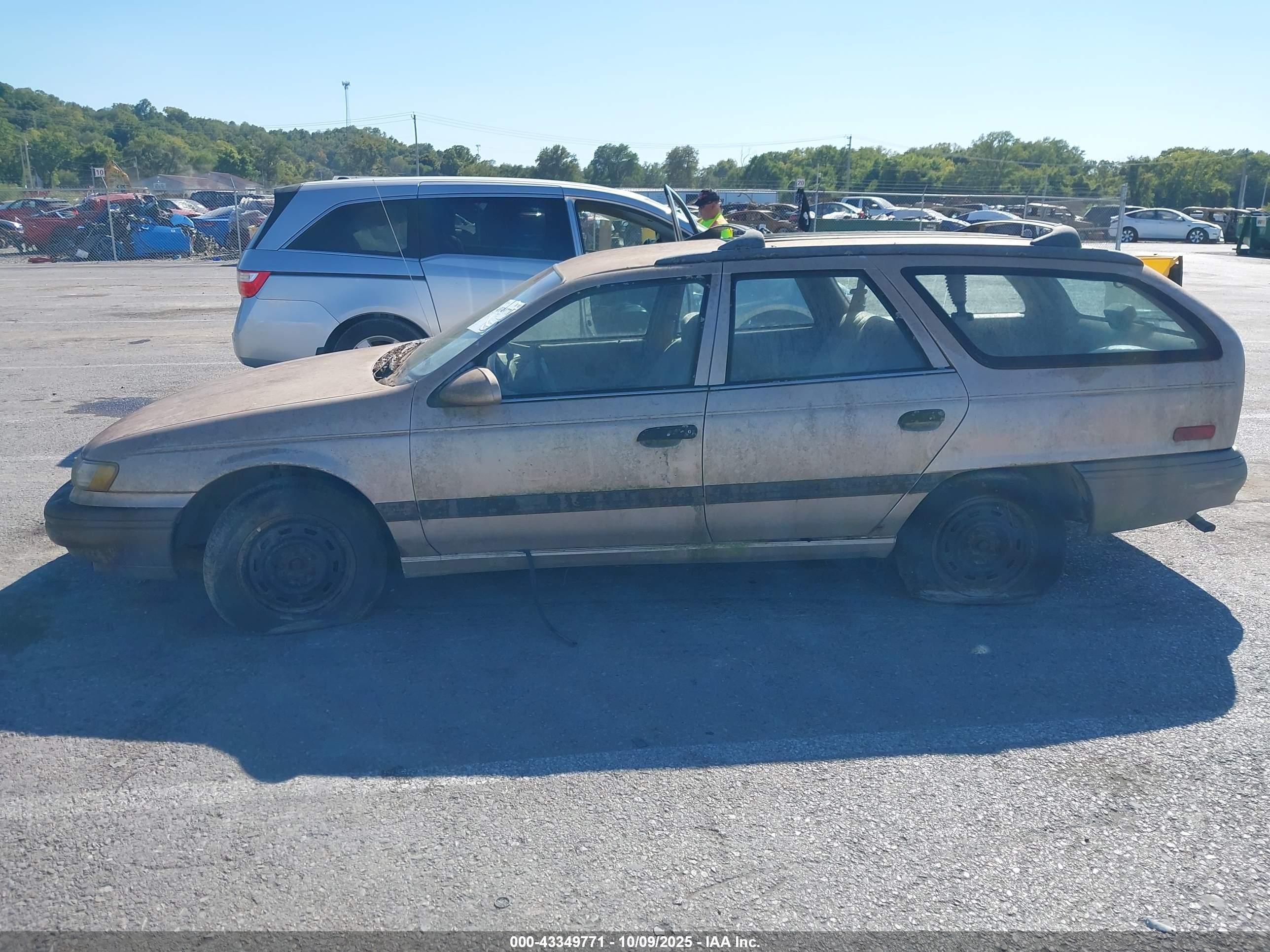 1992 Ford Taurus Gl Beige vin: 1FACP57U5NG180336