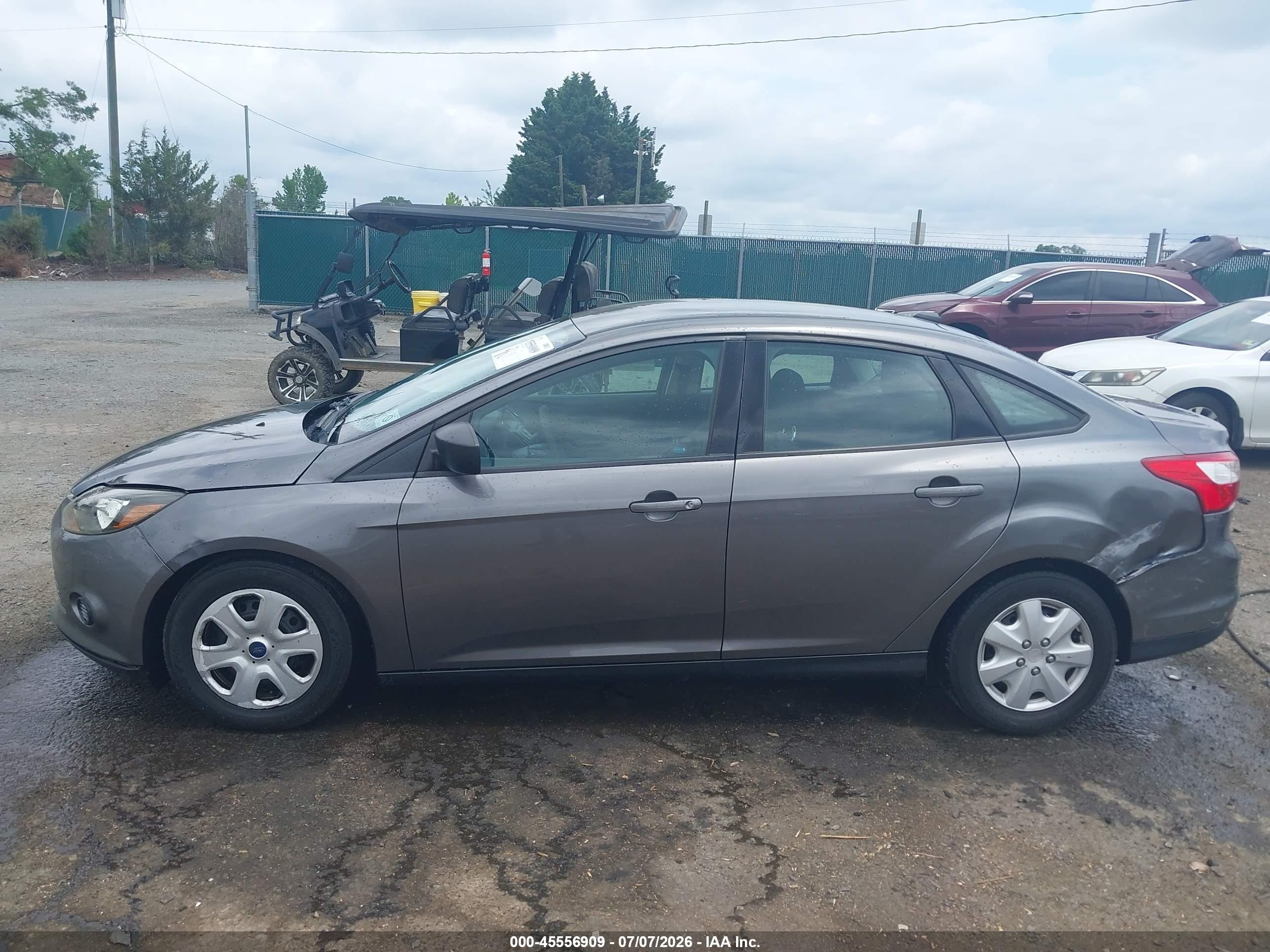 2013 Ford Focus S Gray vin: 1FADP3E20DL217972