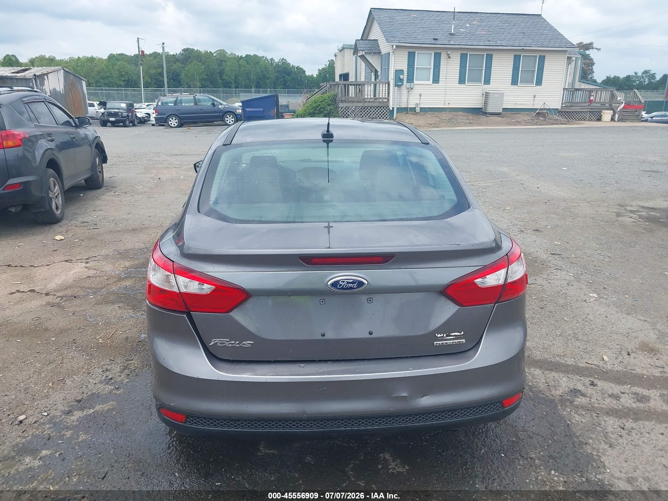 2013 Ford Focus S Gray vin: 1FADP3E20DL217972