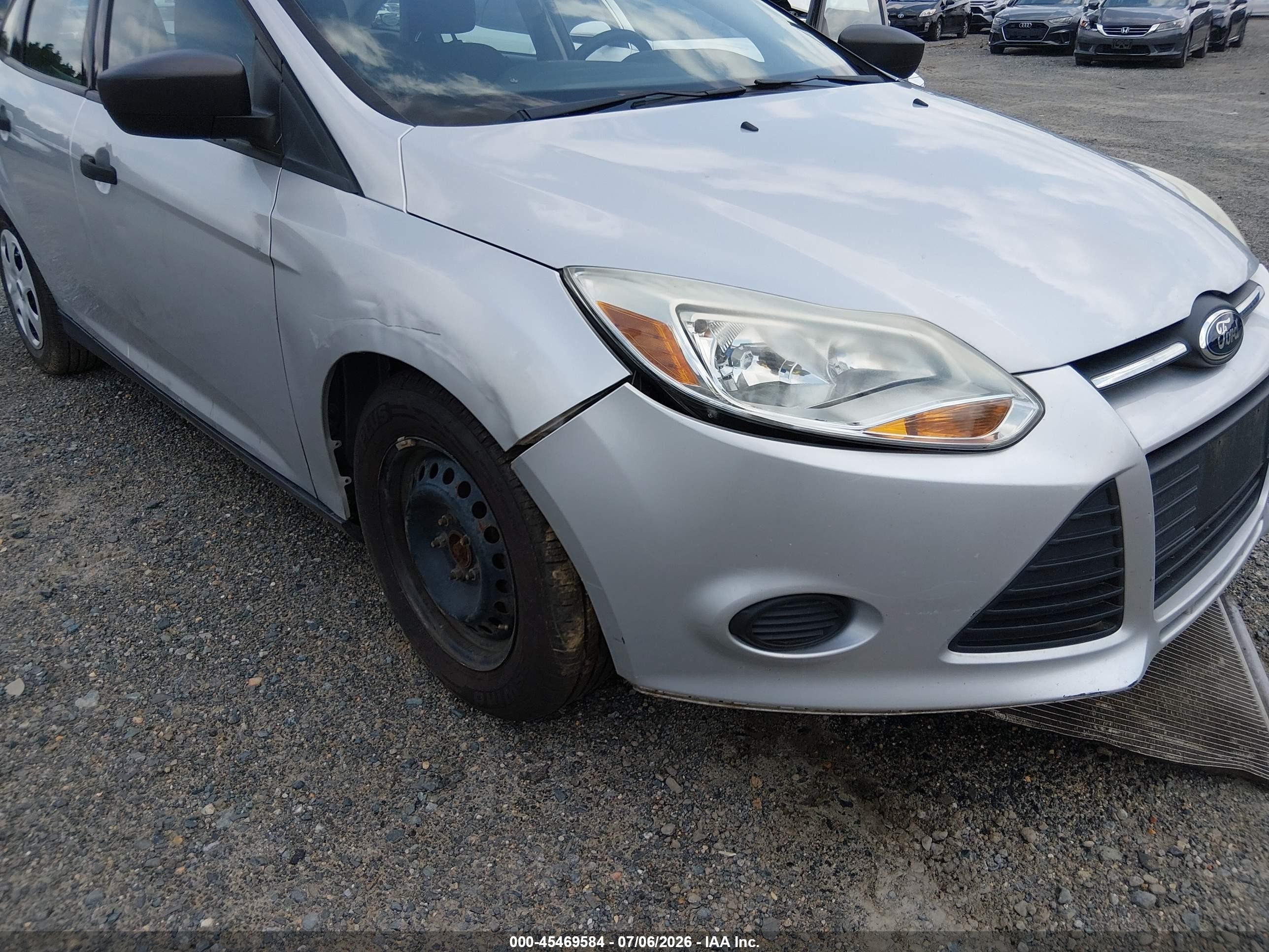 2014 Ford Focus S Silver vin: 1FADP3E20EL153451