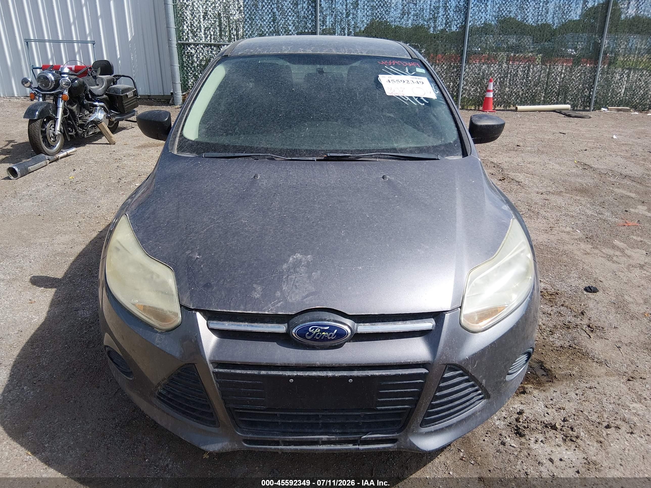 2014 Ford Focus S Серый vin: 1FADP3E20EL373446