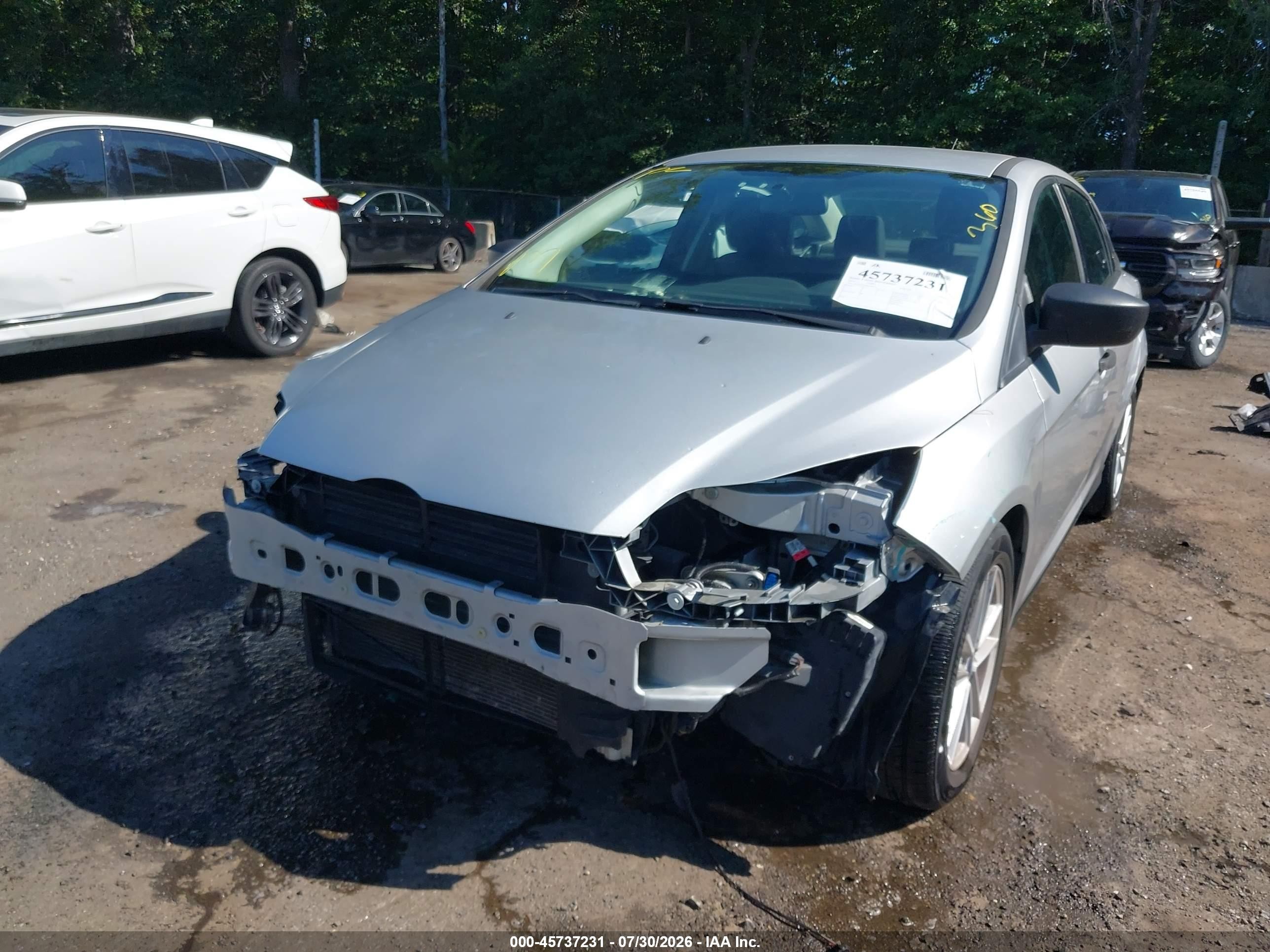 2014 Ford Focus S Серебряный vin: 1FADP3E20EL458335