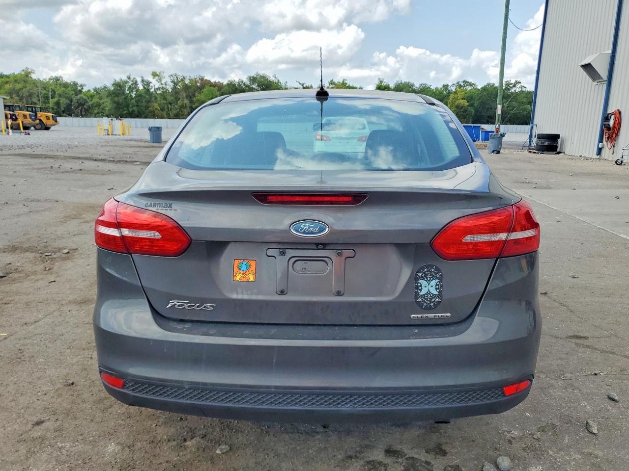 2015 Ford Focus S Gray vin: 1FADP3E20FL311739