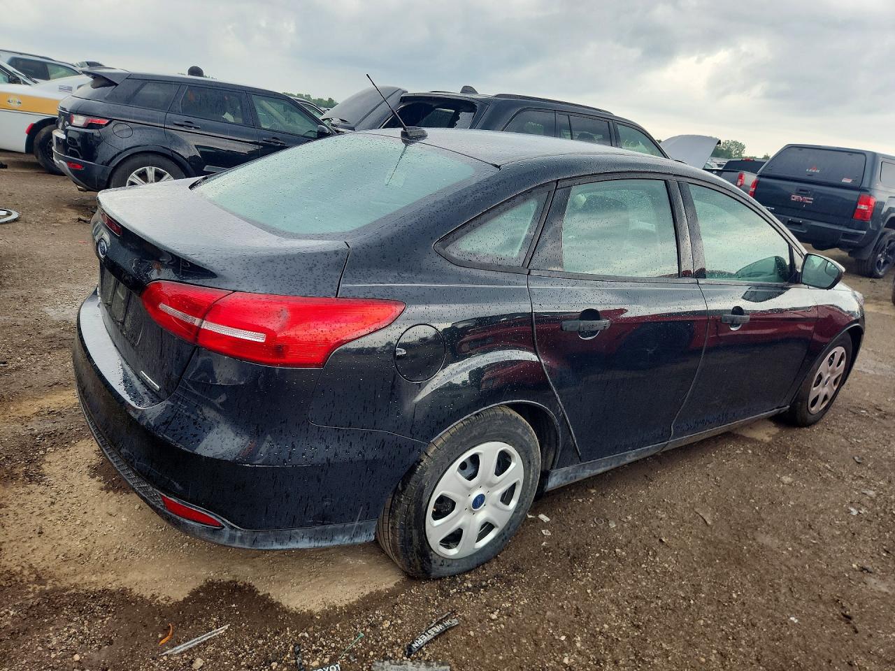2015 Ford Focus Black vin: 1FADP3E20FL312325