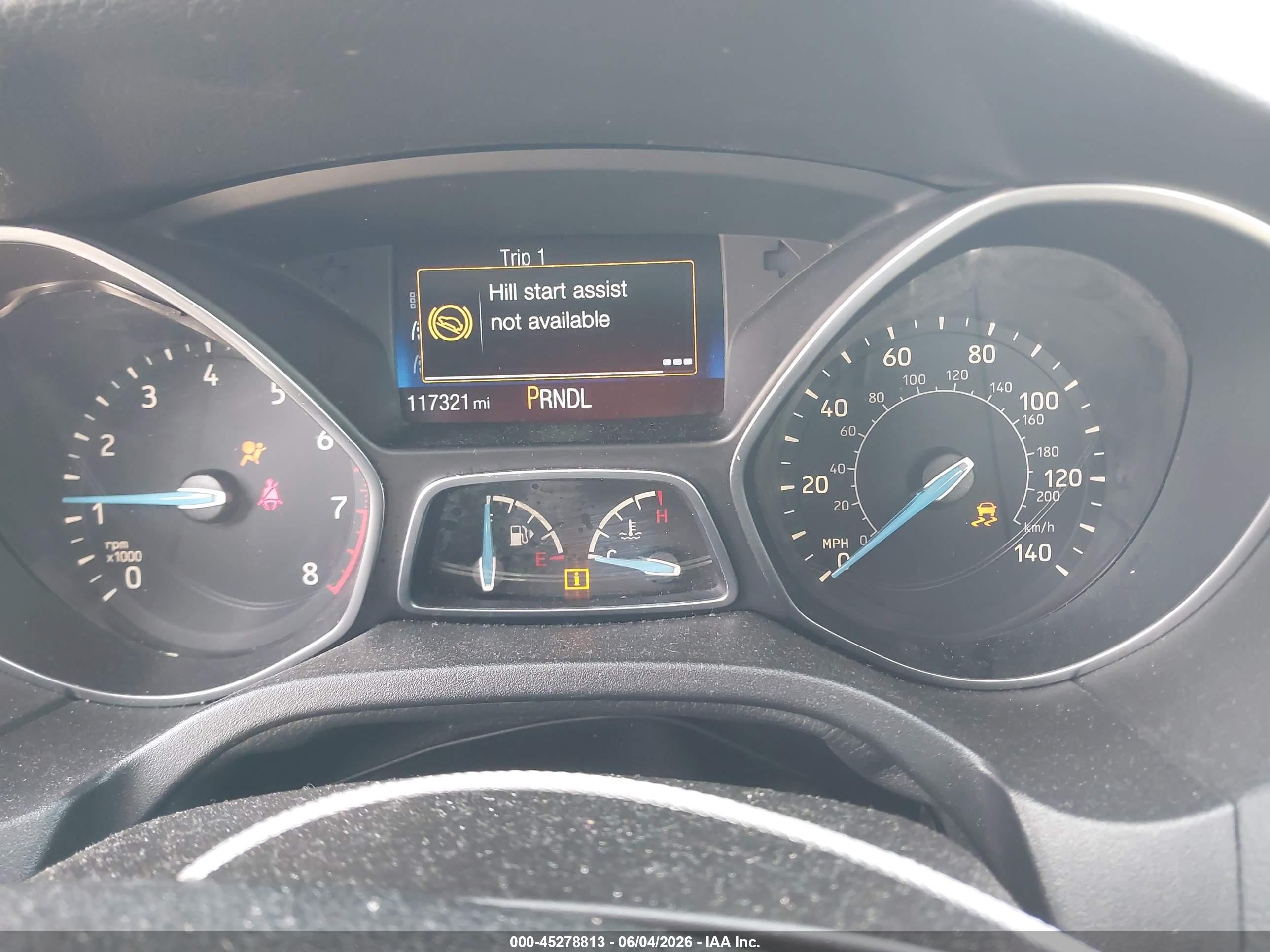2015 Ford Focus S Серебряный vin: 1FADP3E20FL345177