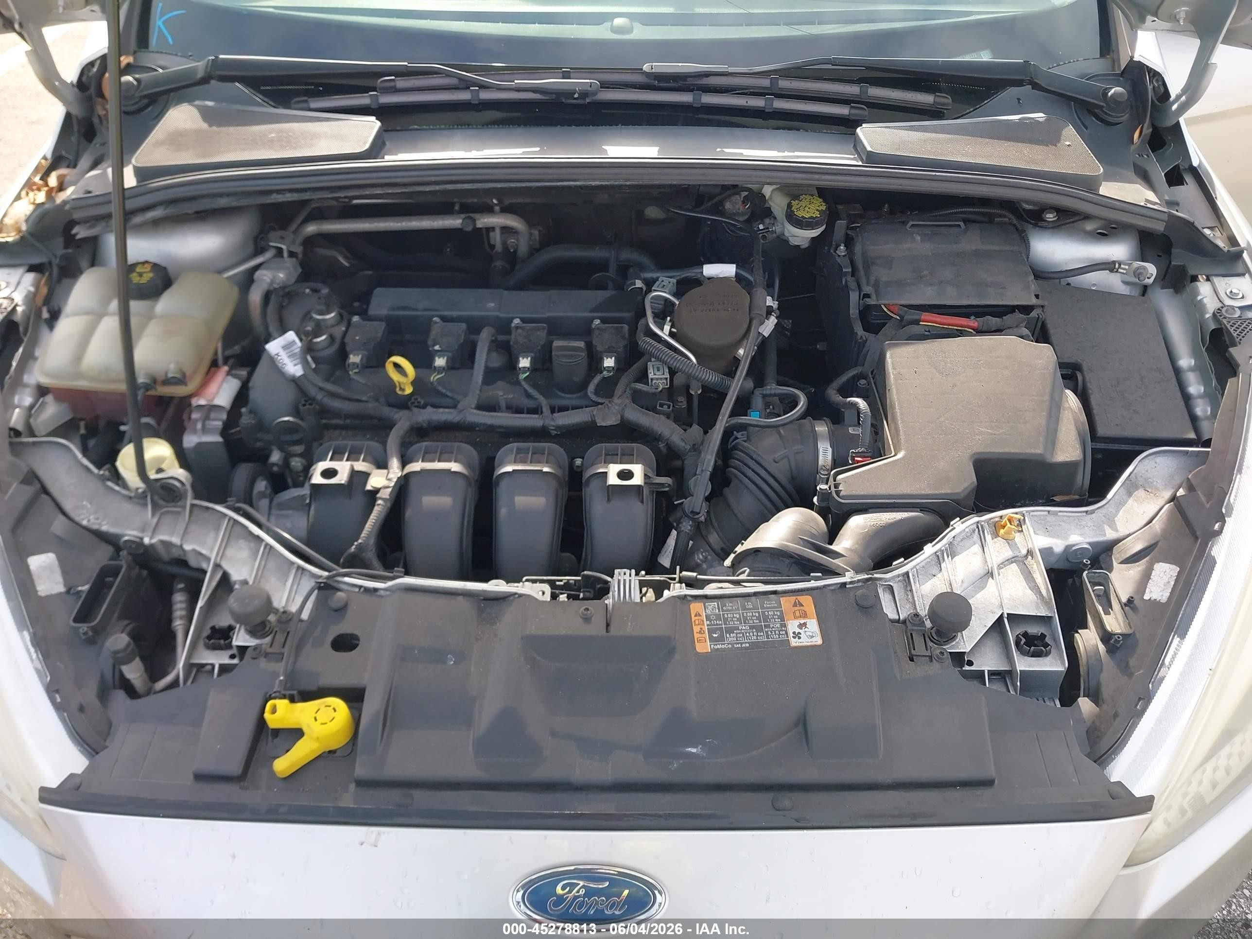 2015 Ford Focus S Серебряный vin: 1FADP3E20FL345177