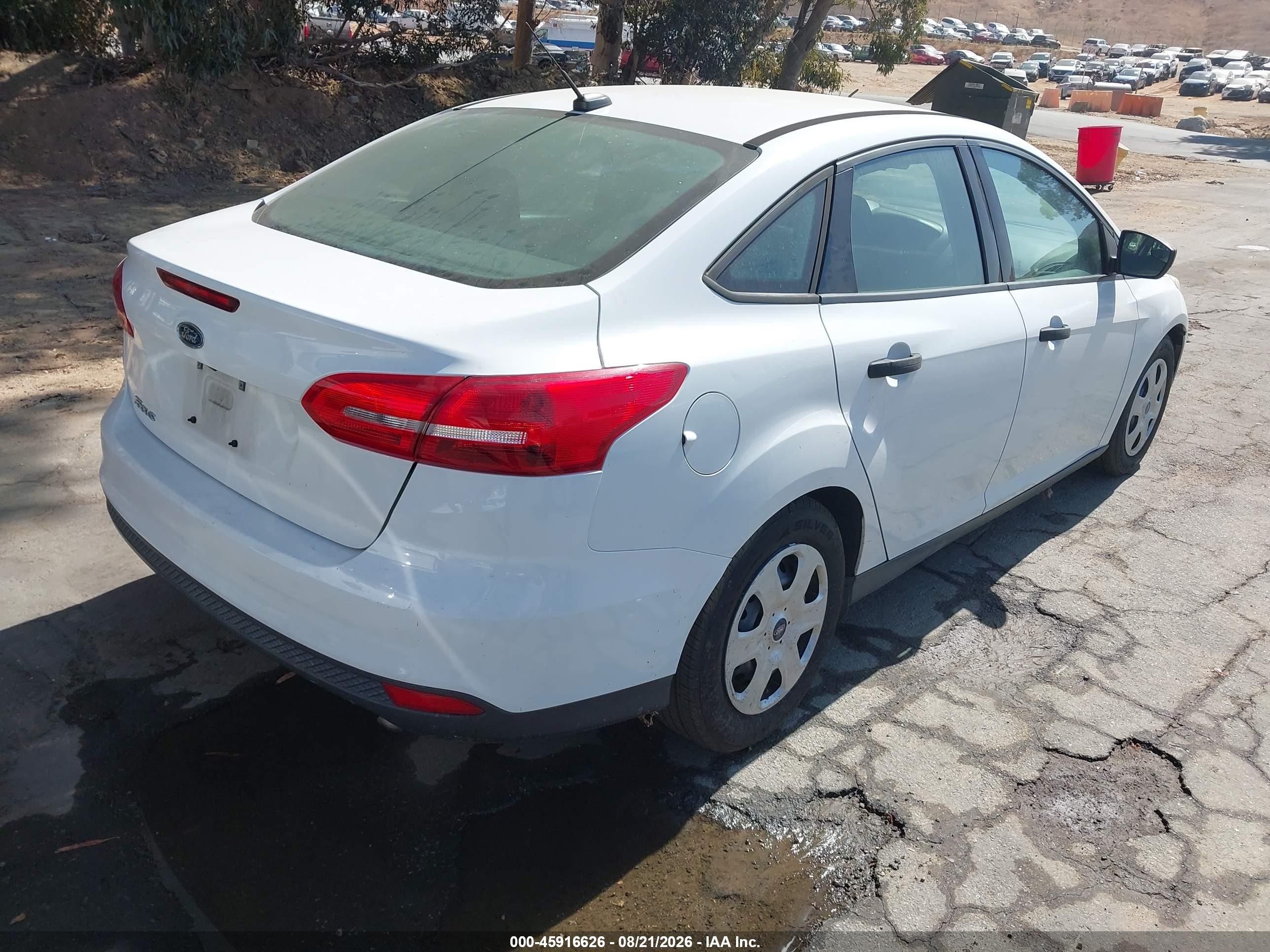 2015 Ford Focus S Белый vin: 1FADP3E20FL358043