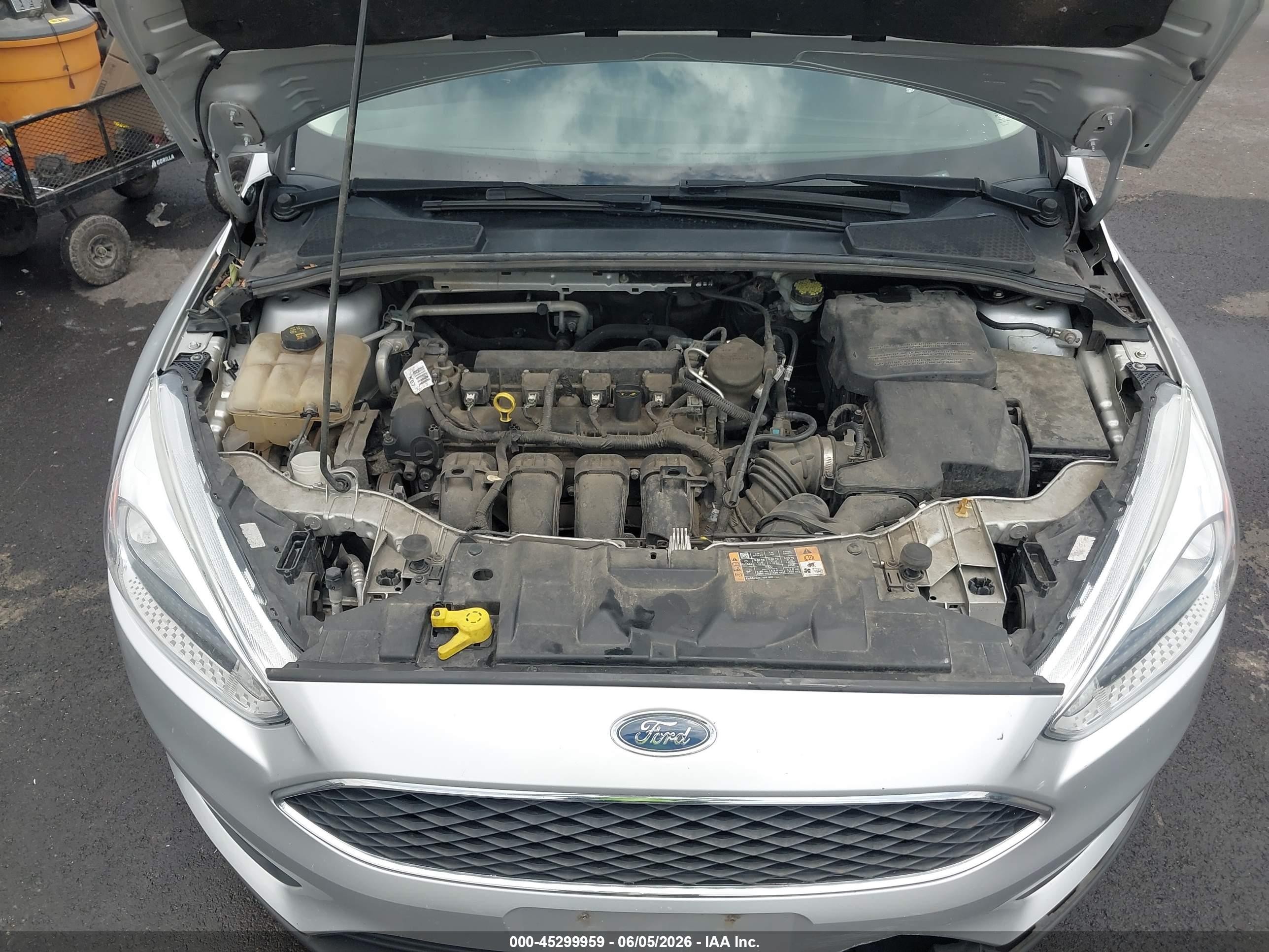 2015 Ford Focus S Silver vin: 1FADP3E20FL381600
