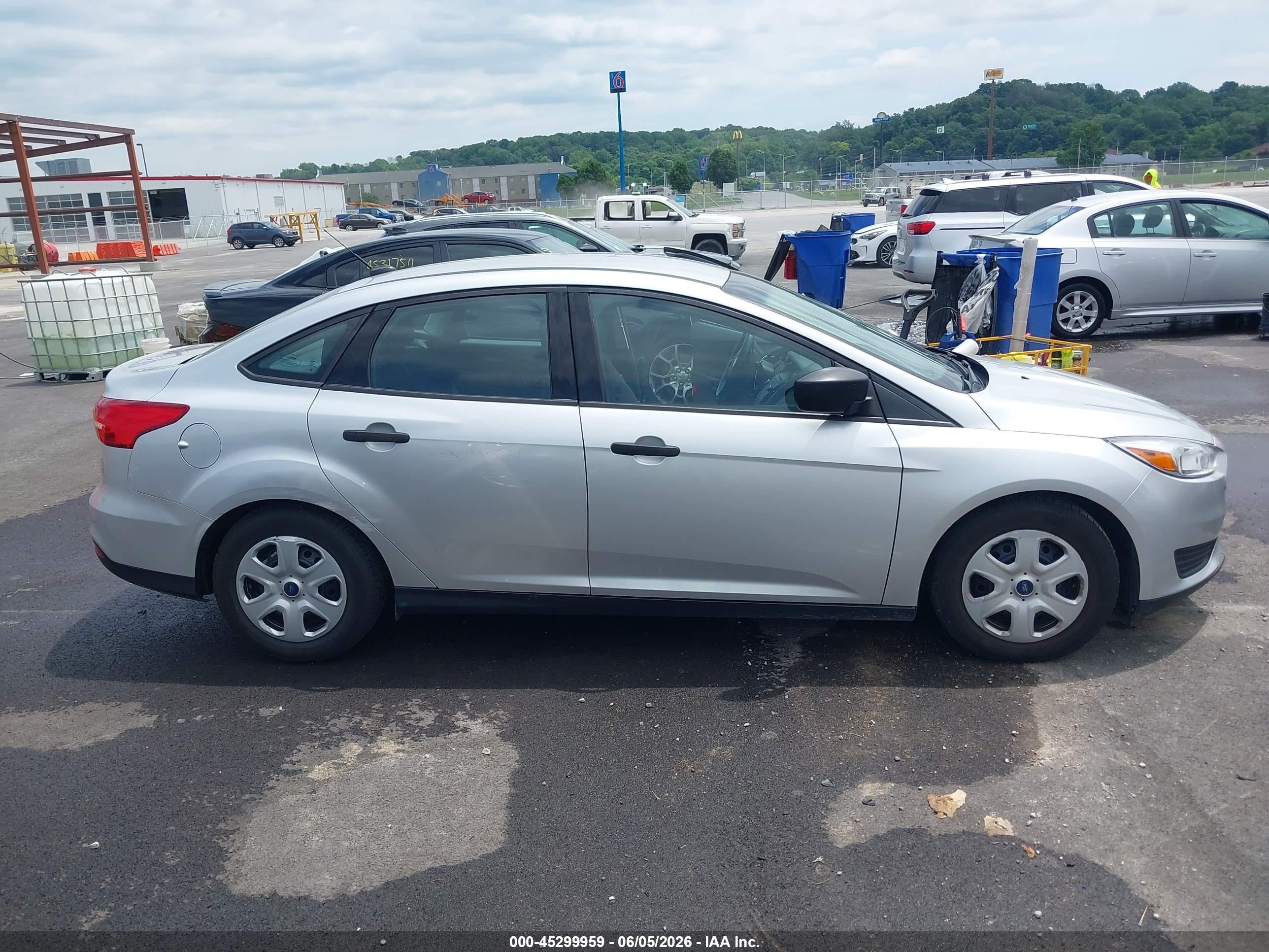 2015 Ford Focus S Silver vin: 1FADP3E20FL381600
