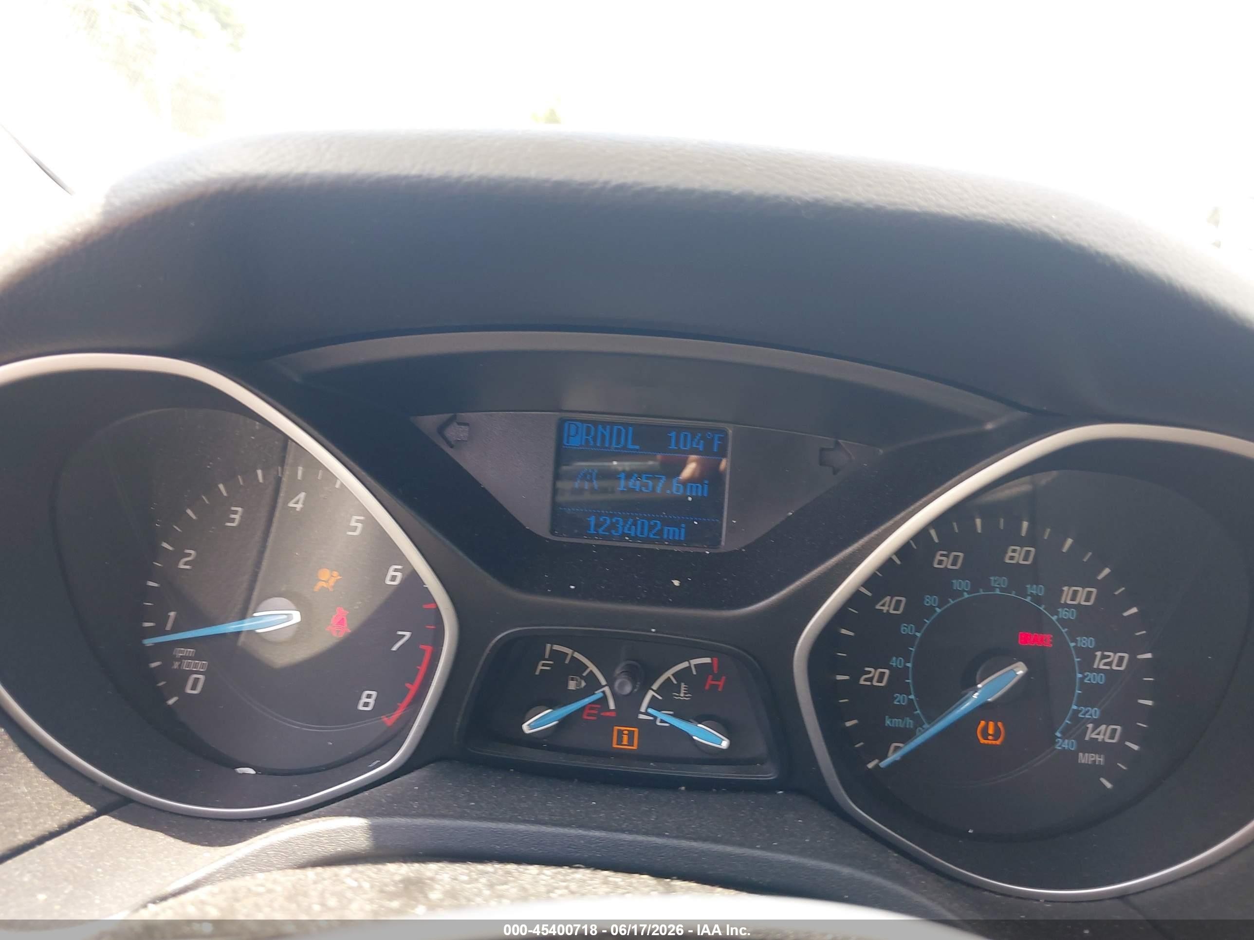 2014 Ford Focus S White vin: 1FADP3E21EL127408