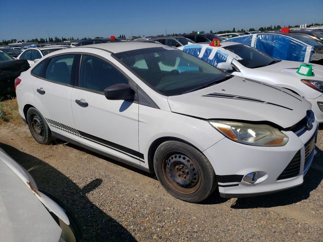 2014 Ford Focus S Белый vin: 1FADP3E21EL150784