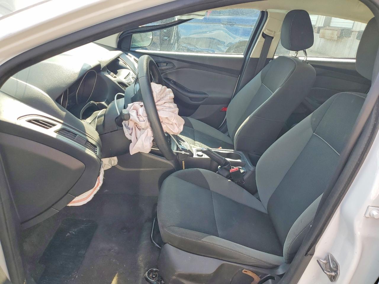 2014 Ford Focus S White vin: 1FADP3E21EL440846