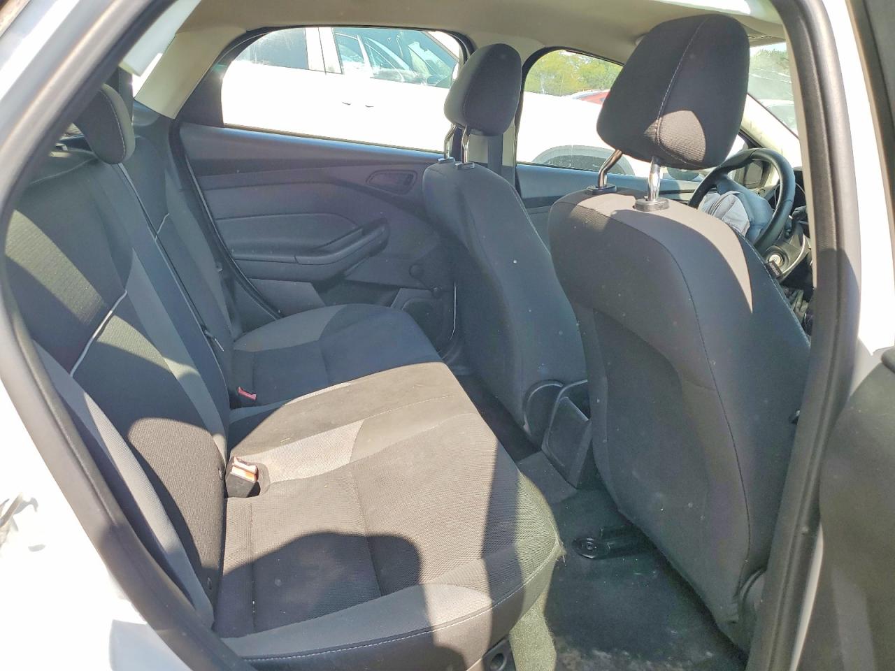 2014 Ford Focus S White vin: 1FADP3E21EL440846