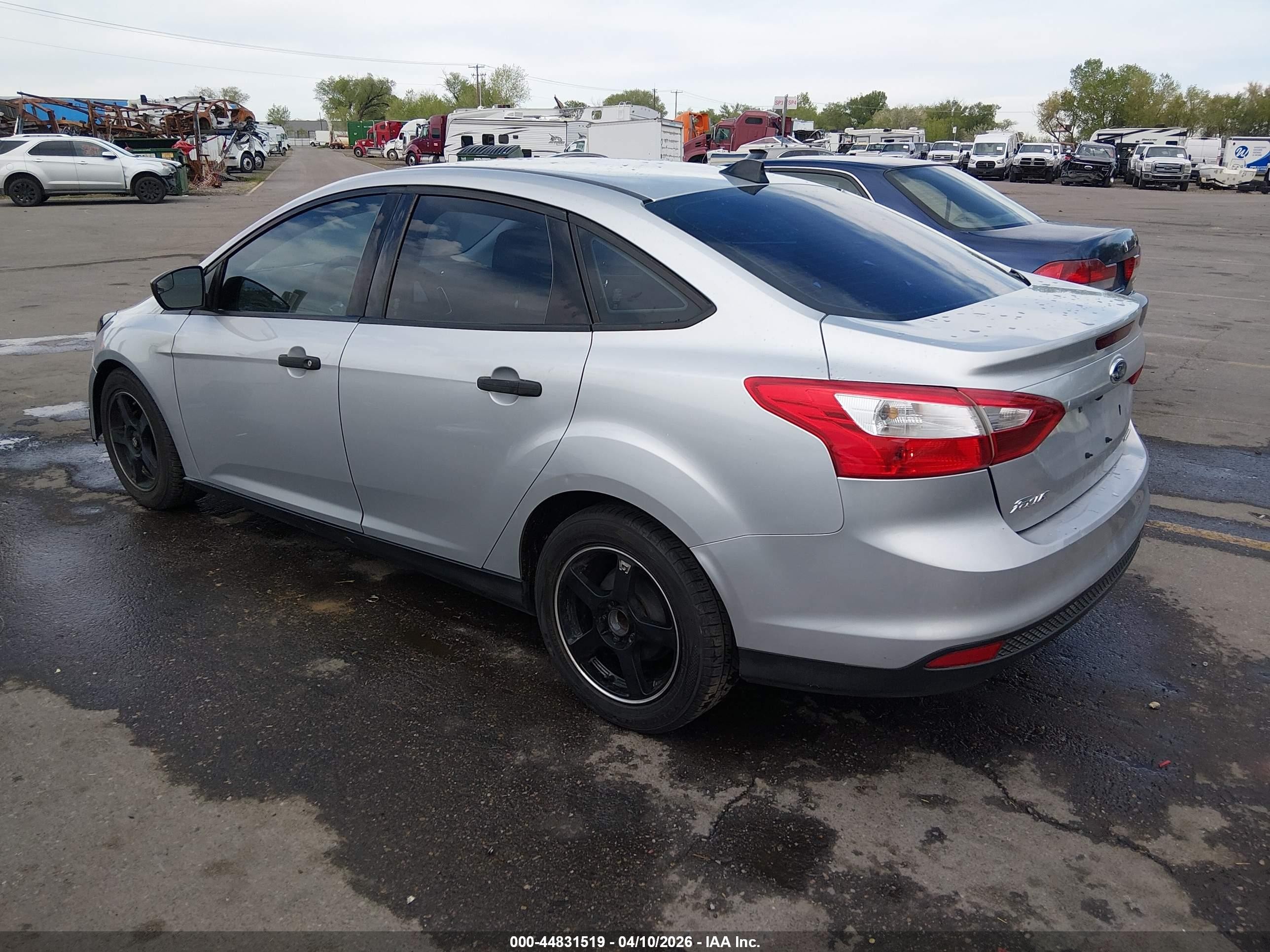 2014 Ford Focus S Silver vin: 1FADP3E21EL452592