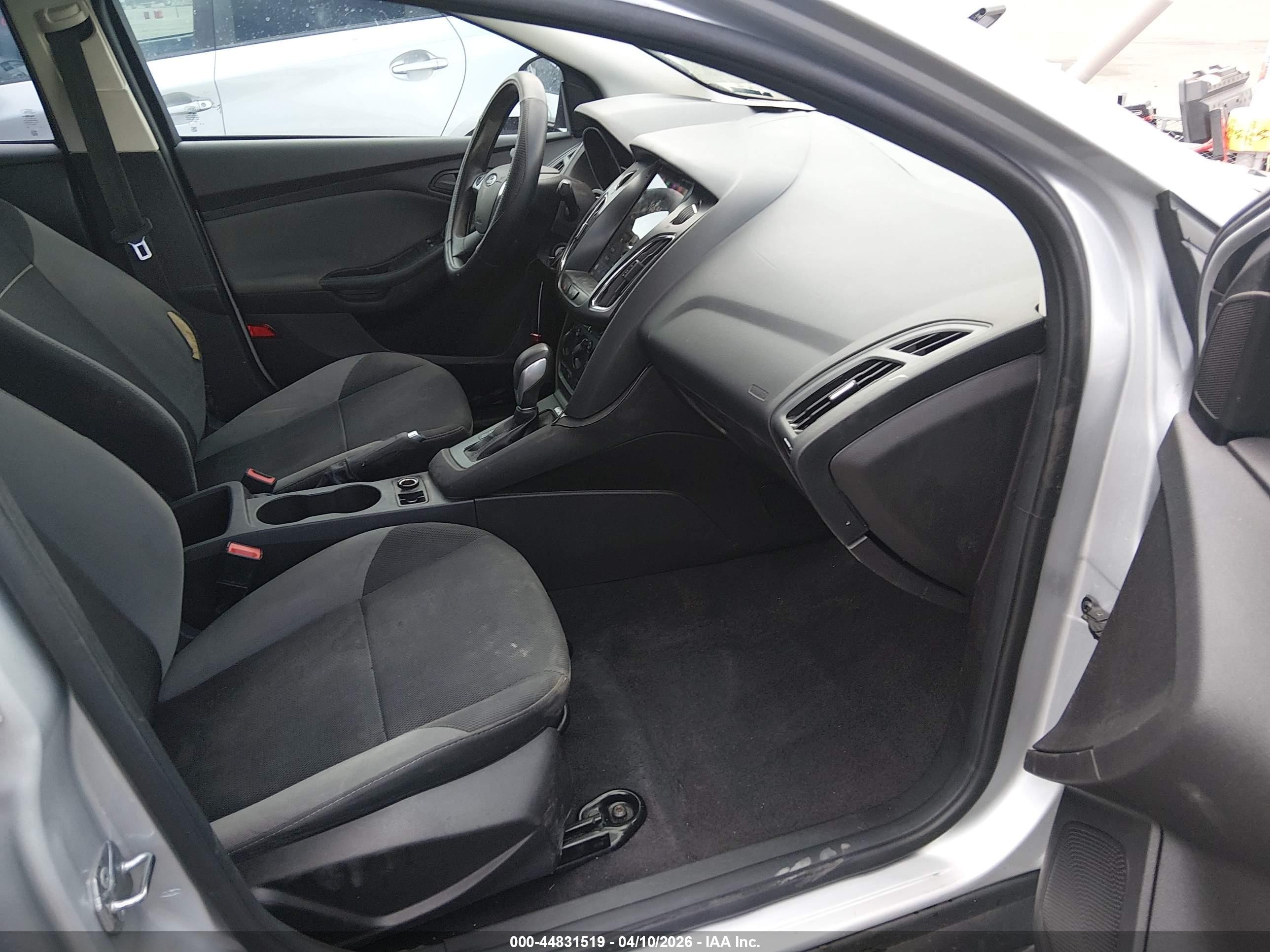 2014 Ford Focus S Silver vin: 1FADP3E21EL452592